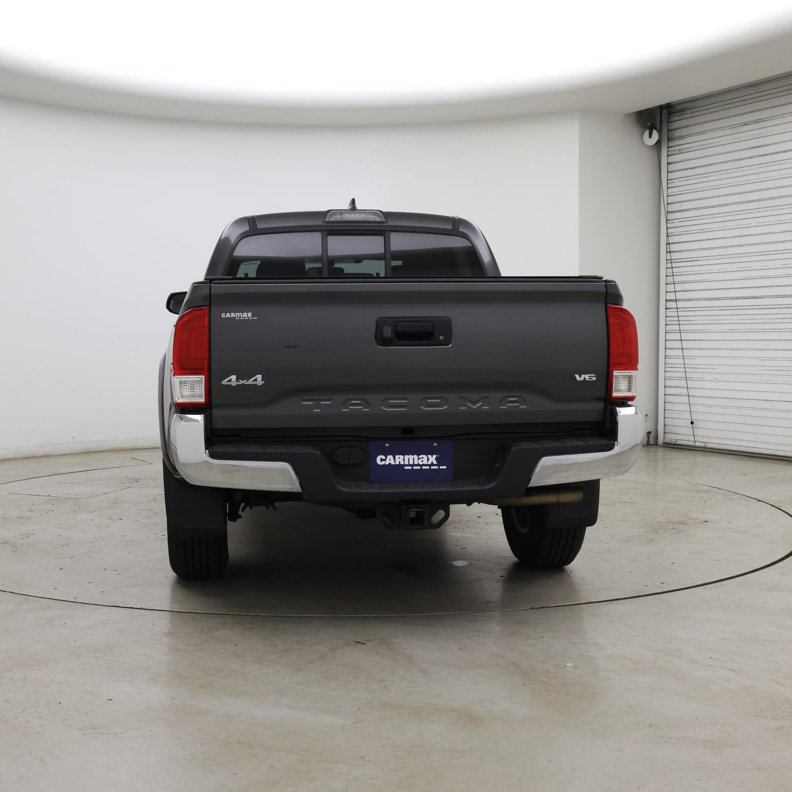 Thumbnail: 2017 Toyota Tacoma - 6