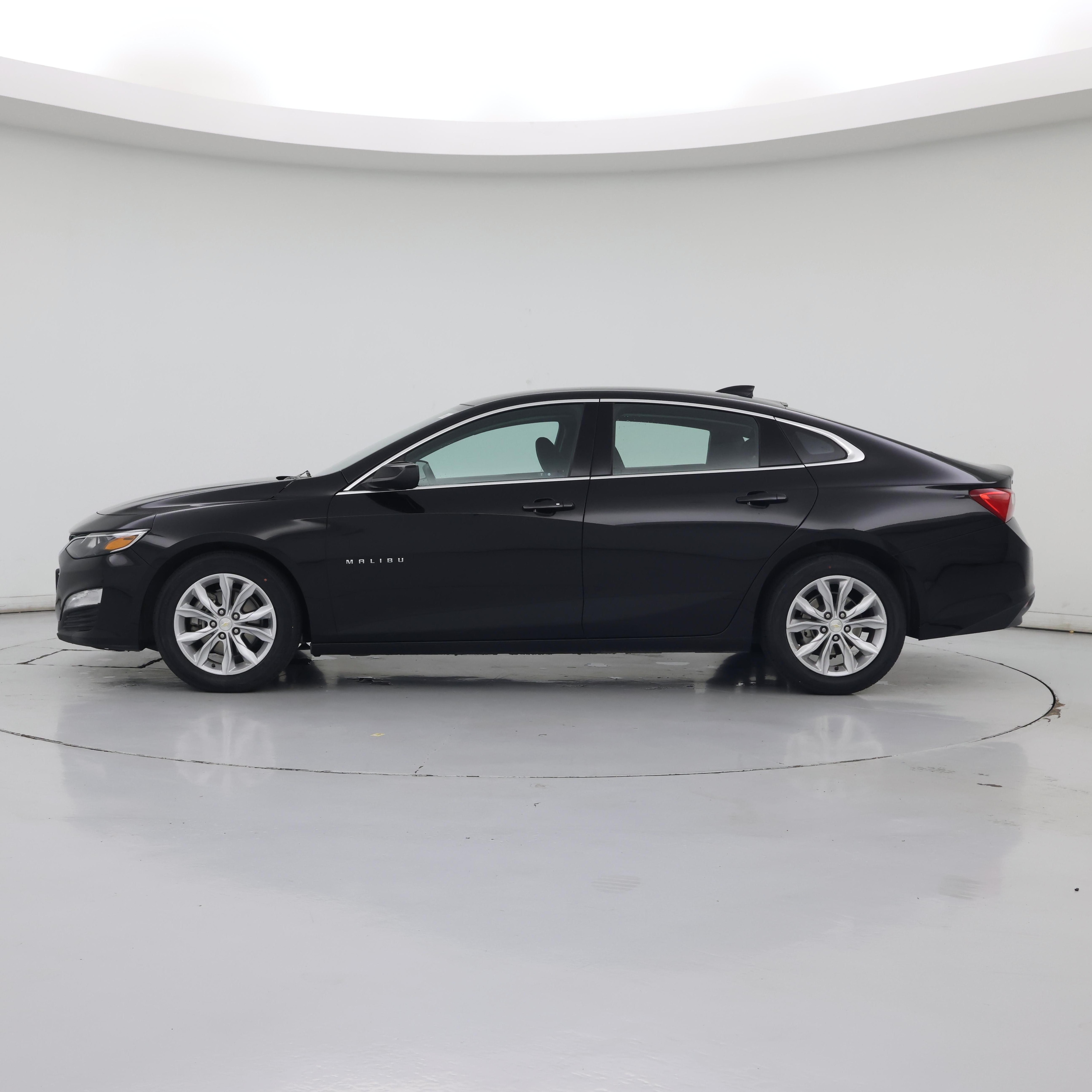 Thumbnail: 2023 Chevrolet Malibu - 3