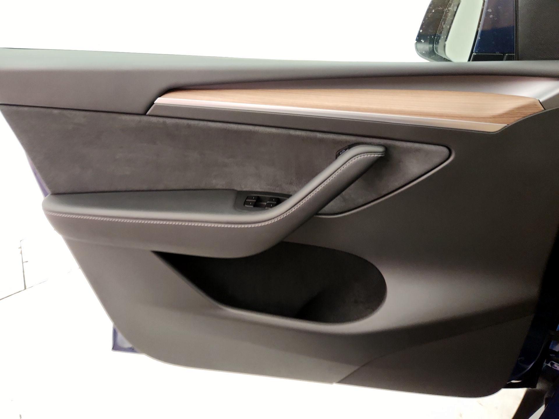 Thumbnail: 2025 Tesla Model Y - 12