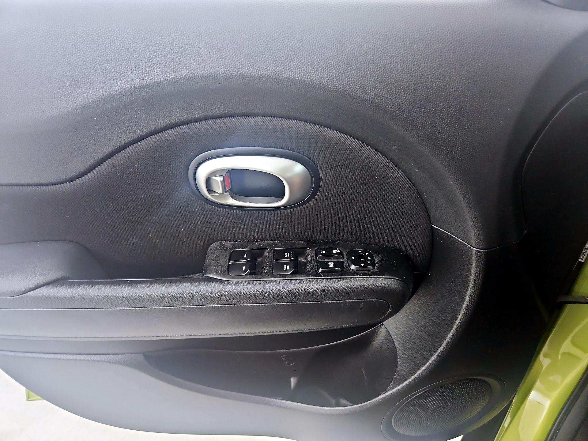 Thumbnail: 2016 Kia Soul - 12