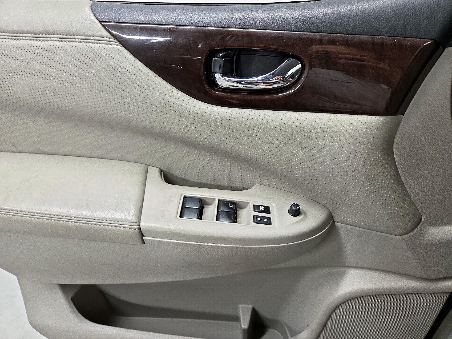 Thumbnail: 2015 Nissan Quest - 12