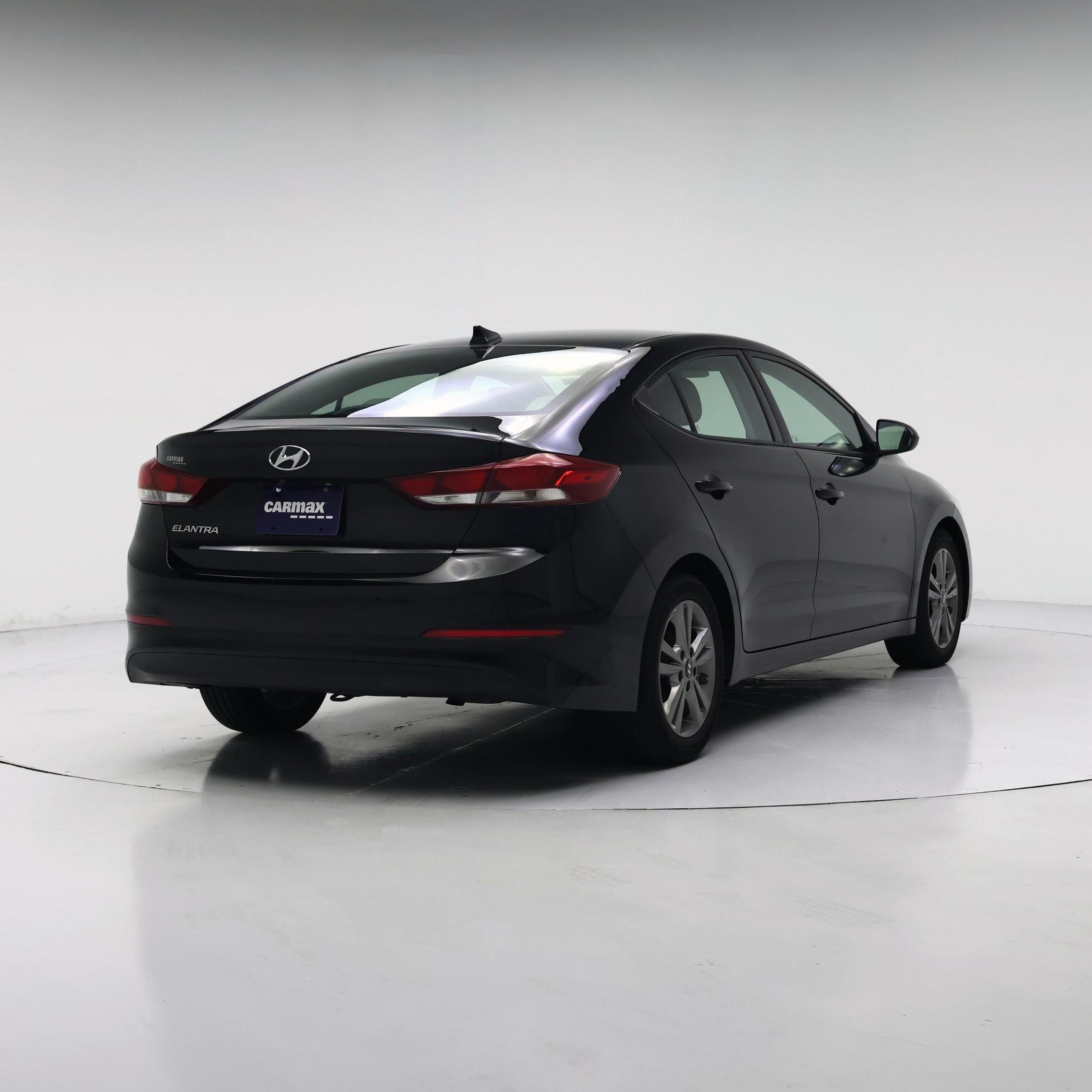 Thumbnail: 2017 Hyundai Elantra - 8