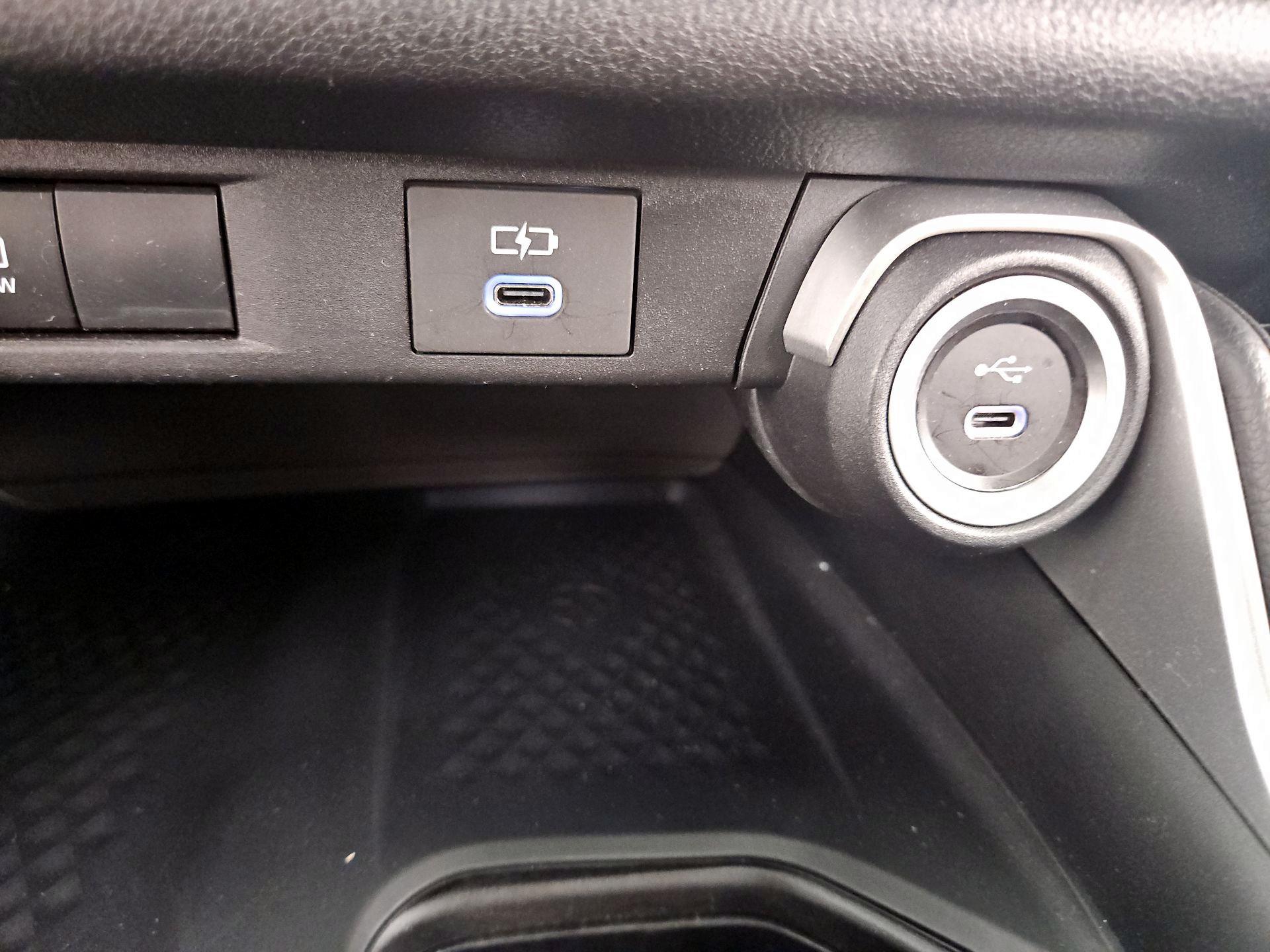 Thumbnail: 2026 Toyota Highlander - 18