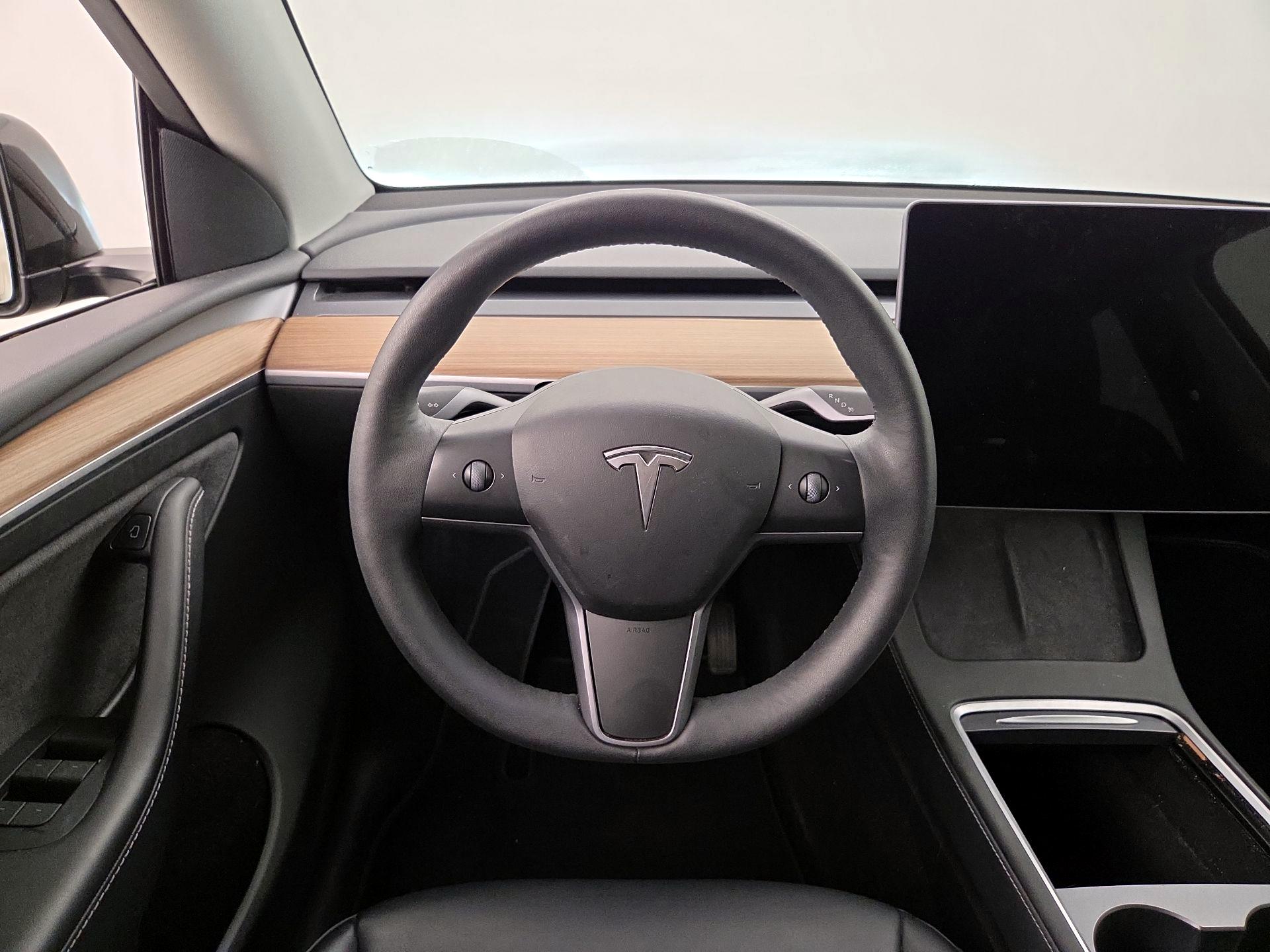Thumbnail: 2023 Tesla Model Y - 10