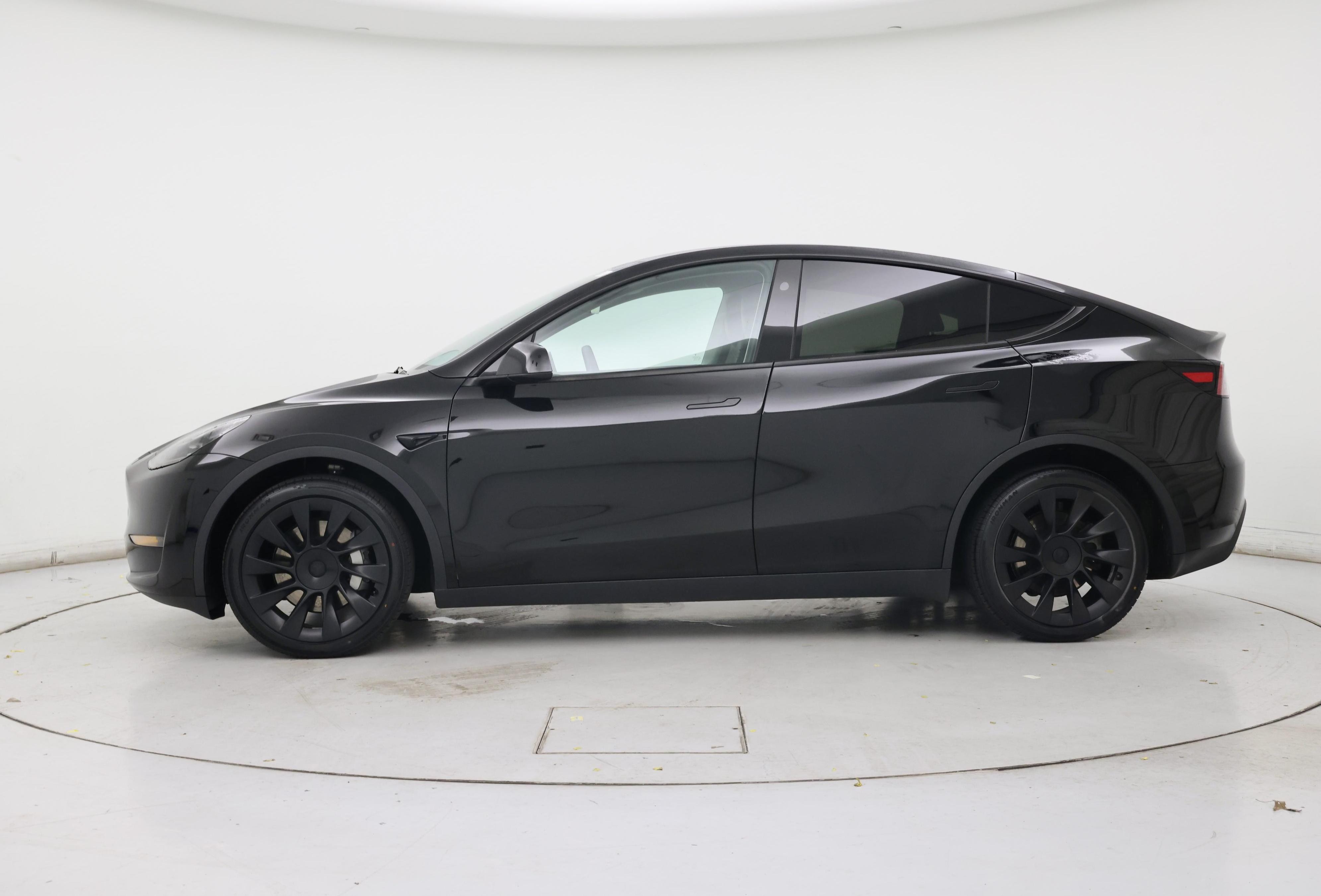 Thumbnail: 2023 Tesla Model Y - 3