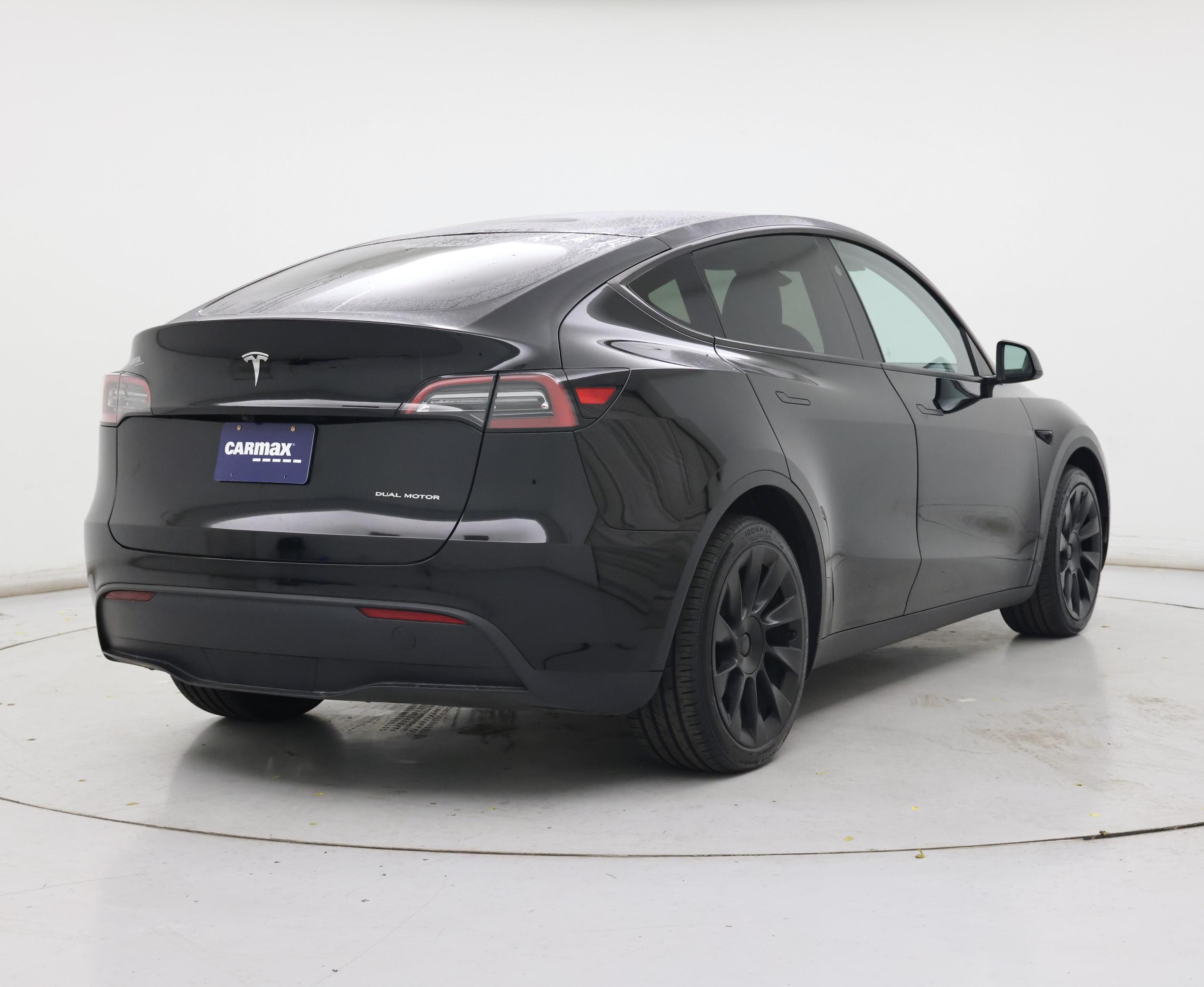 Thumbnail: 2023 Tesla Model Y - 8