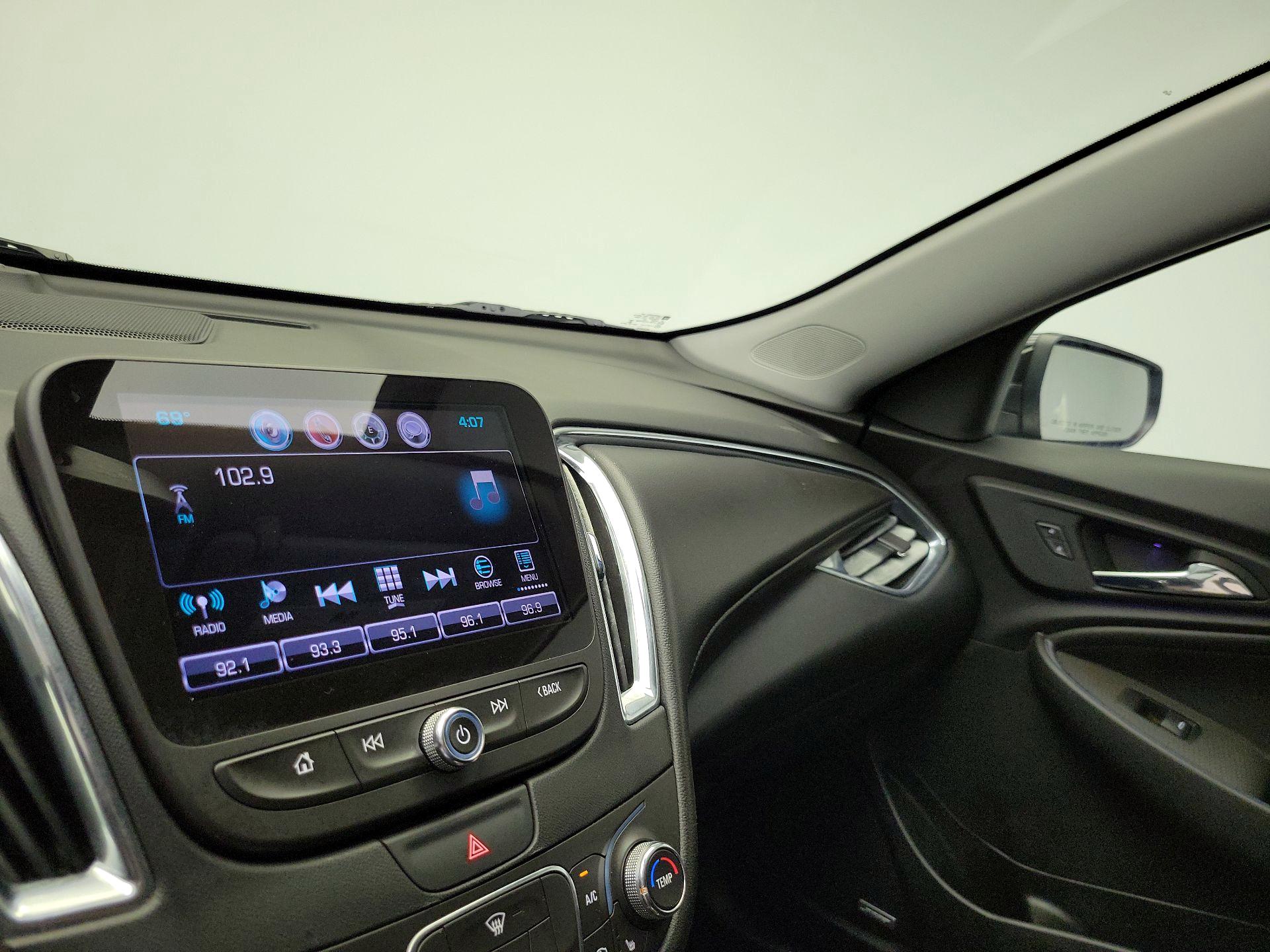 Thumbnail: 2017 Chevrolet Malibu - 15