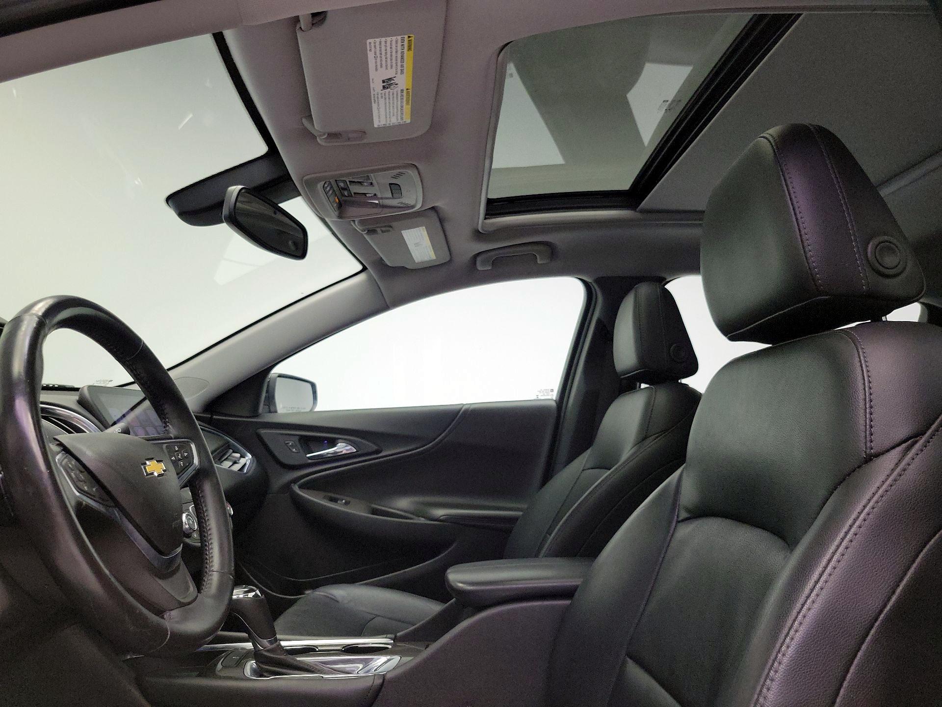 Thumbnail: 2017 Chevrolet Malibu - 19