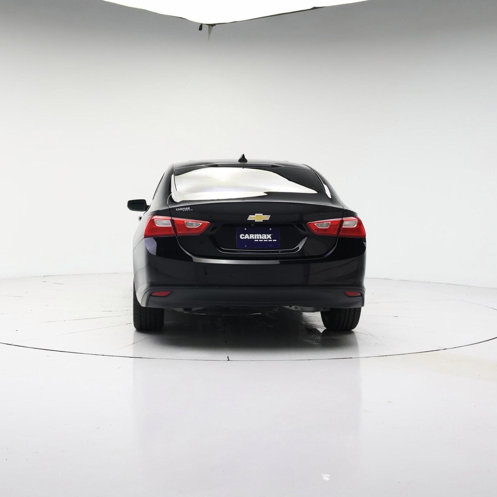 Thumbnail: 2017 Chevrolet Malibu - 6