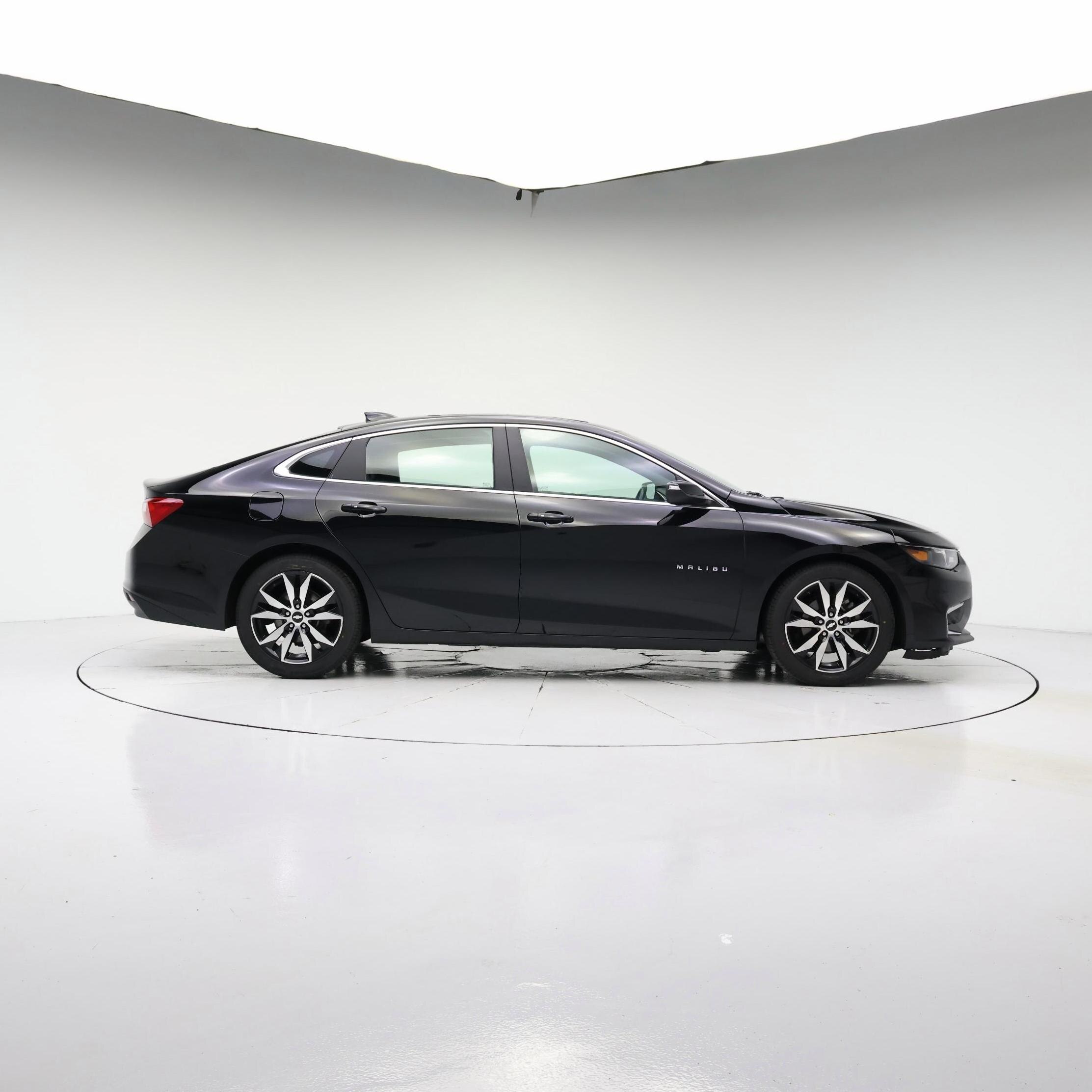 Thumbnail: 2017 Chevrolet Malibu - 7