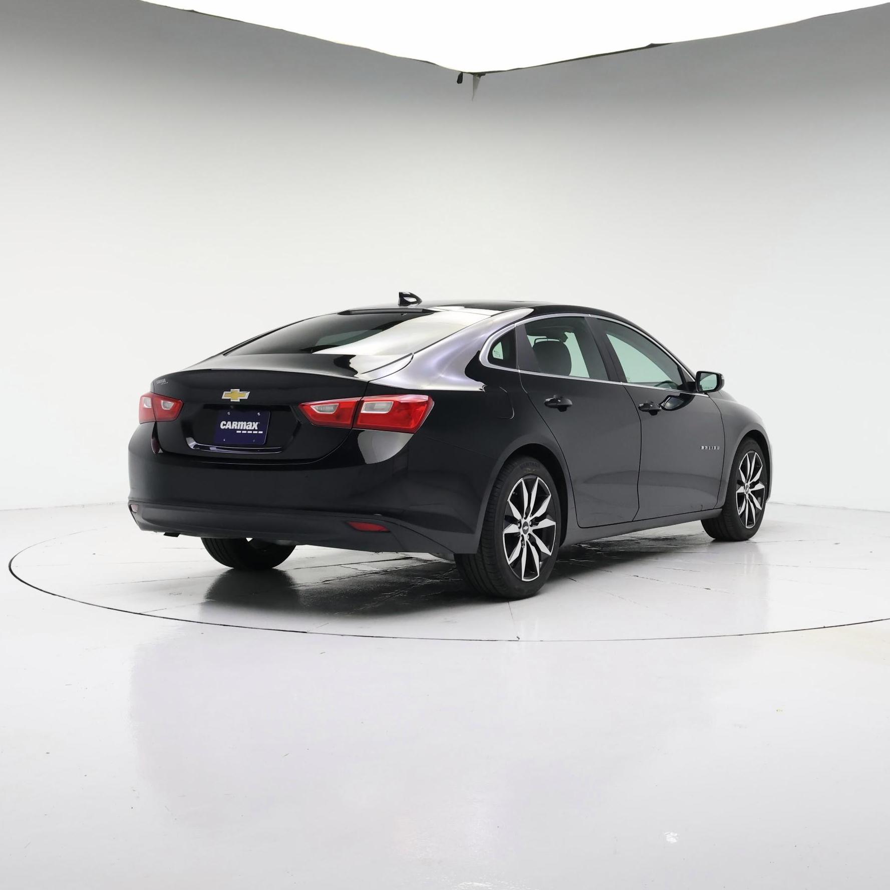 Thumbnail: 2017 Chevrolet Malibu - 8