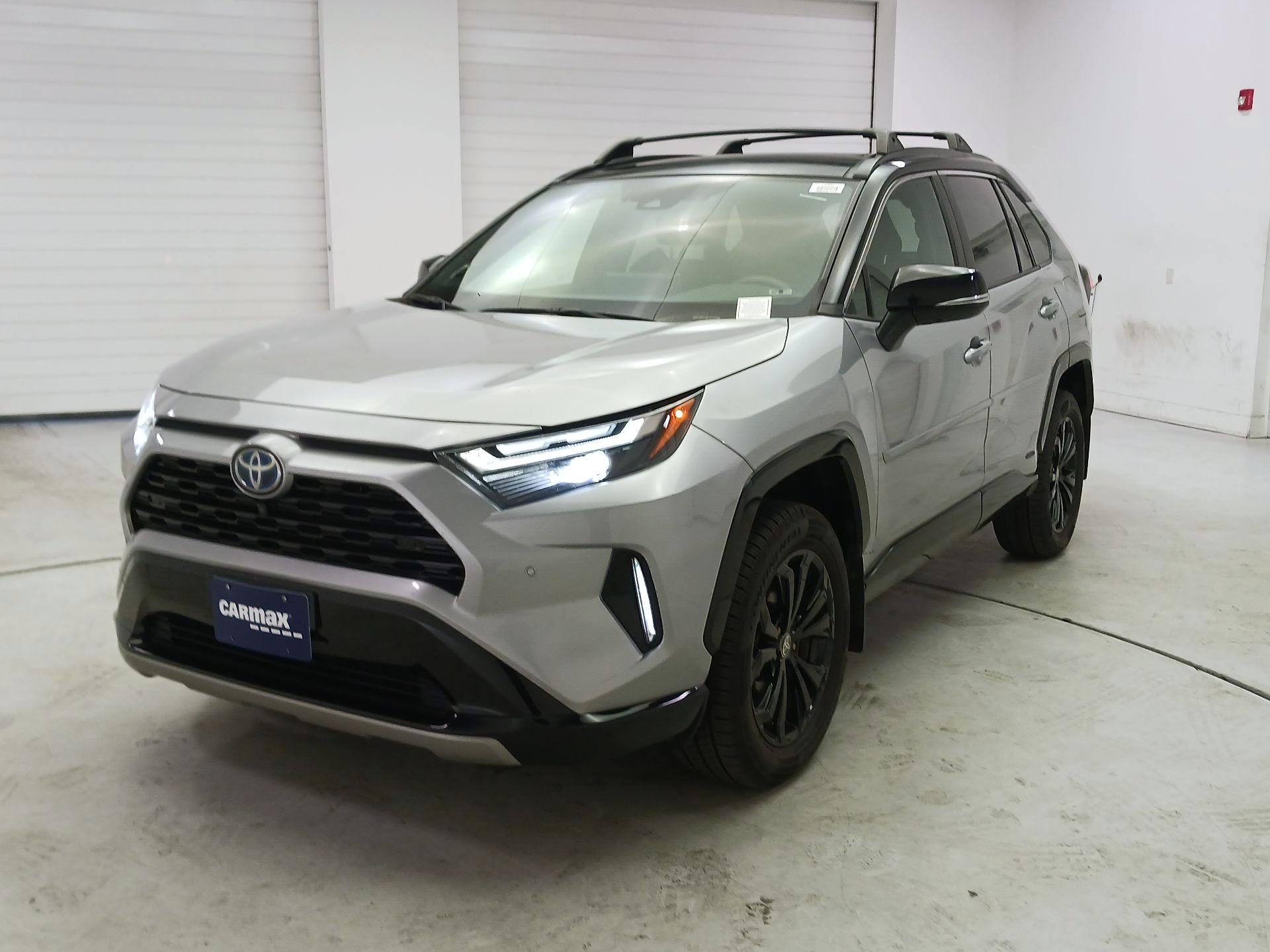 Thumbnail: 2022 Toyota RAV4 - 3