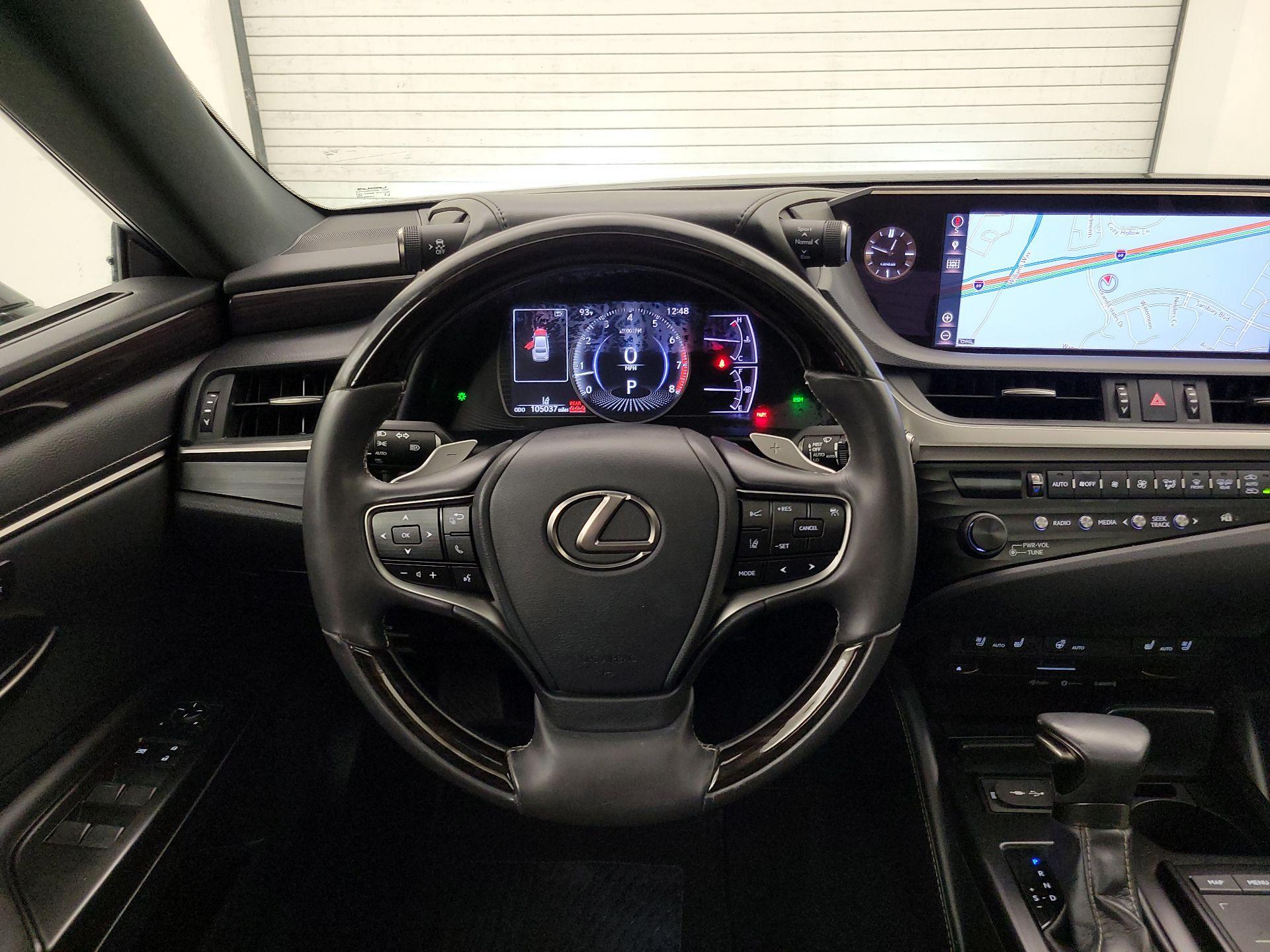 Thumbnail: 2019 Lexus ES - 10