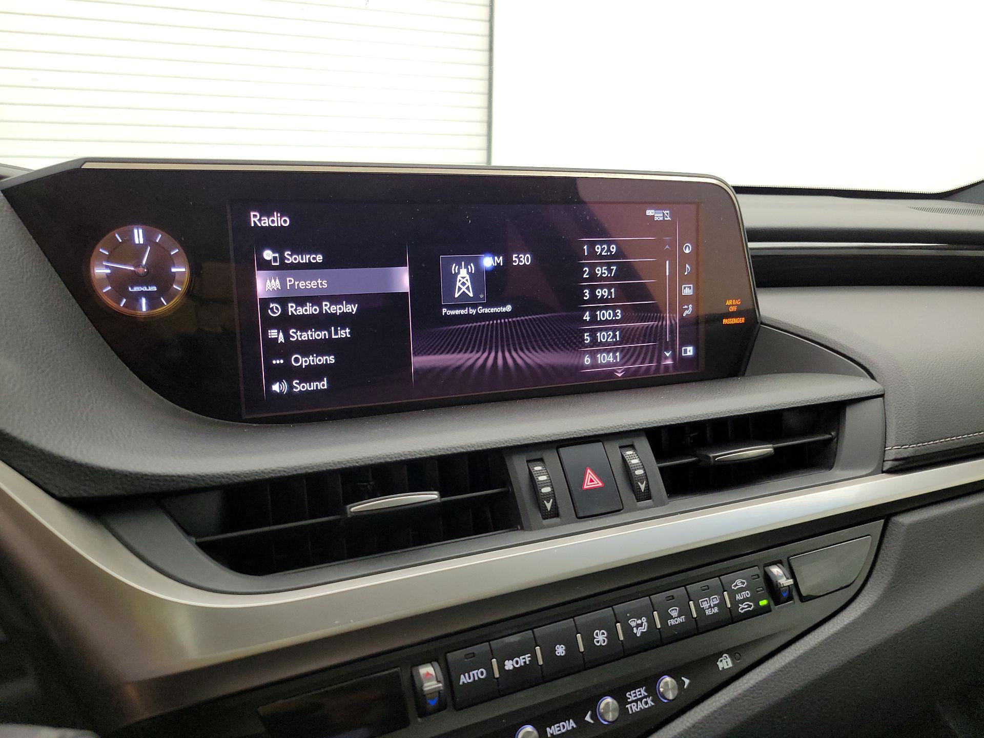 Thumbnail: 2019 Lexus ES - 15