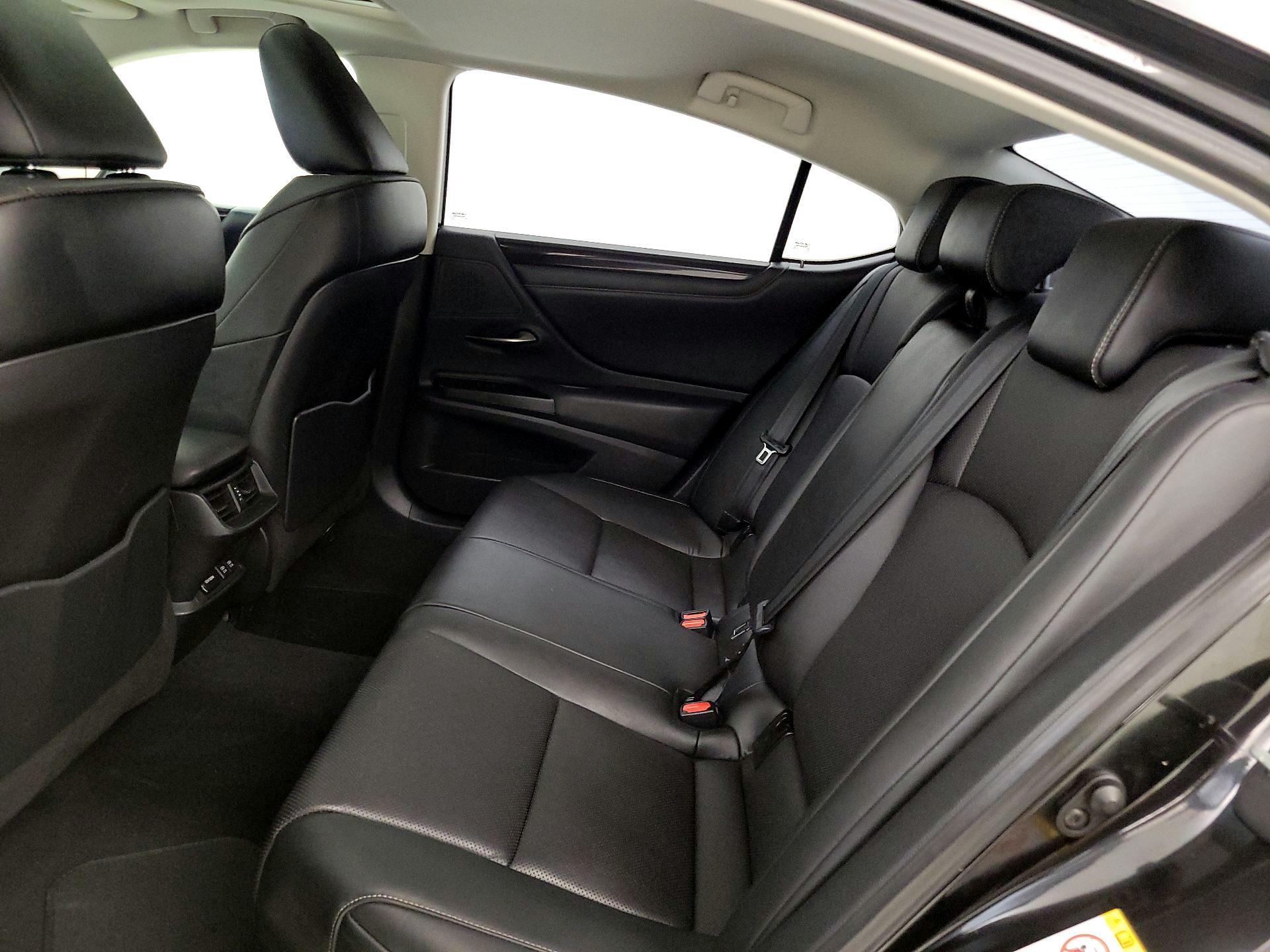 Thumbnail: 2019 Lexus ES - 20