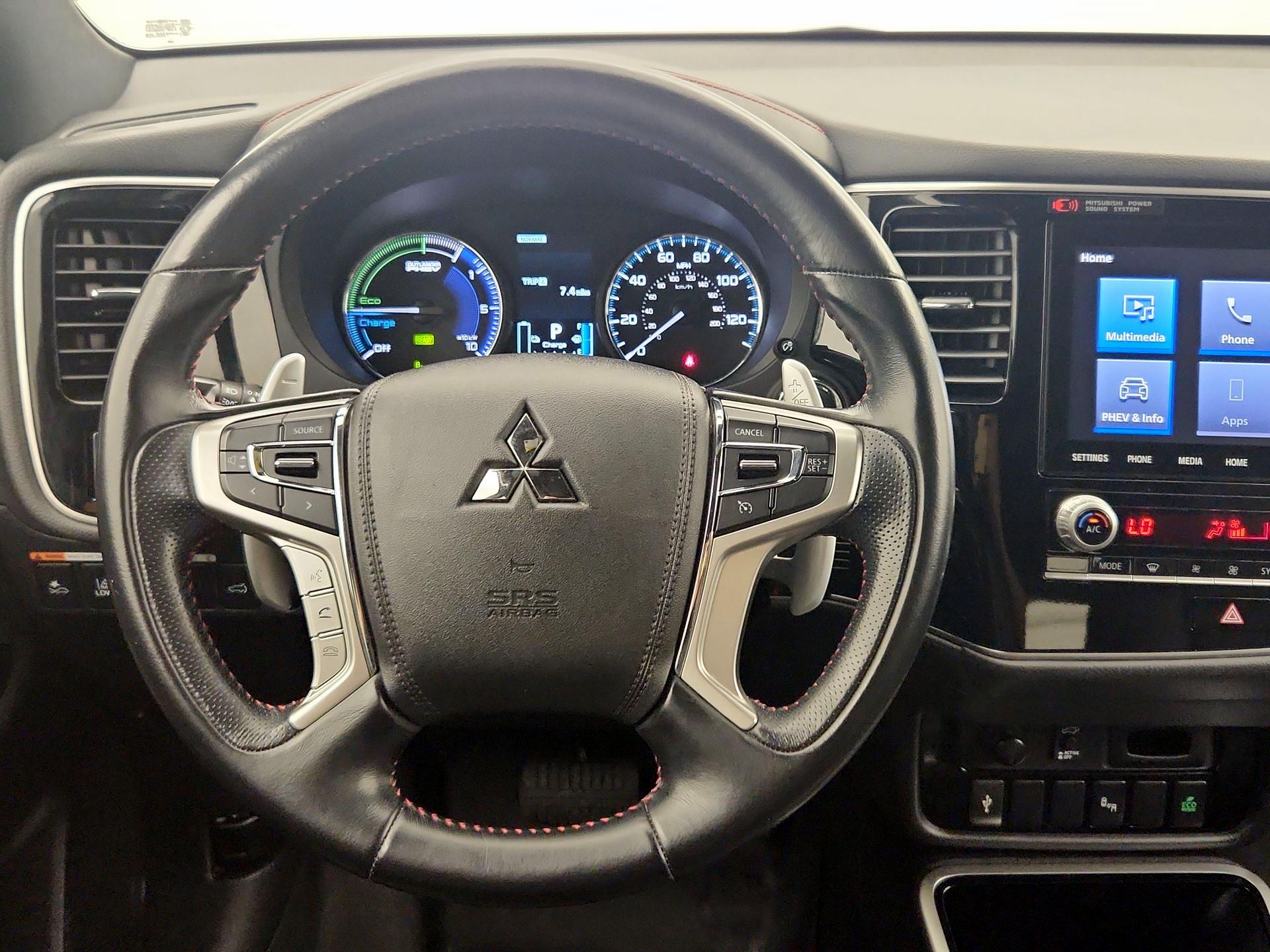 Thumbnail: 2021 Mitsubishi Outlander - 10