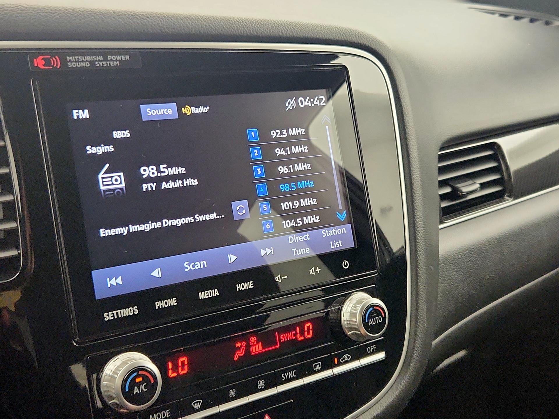 Thumbnail: 2021 Mitsubishi Outlander - 15