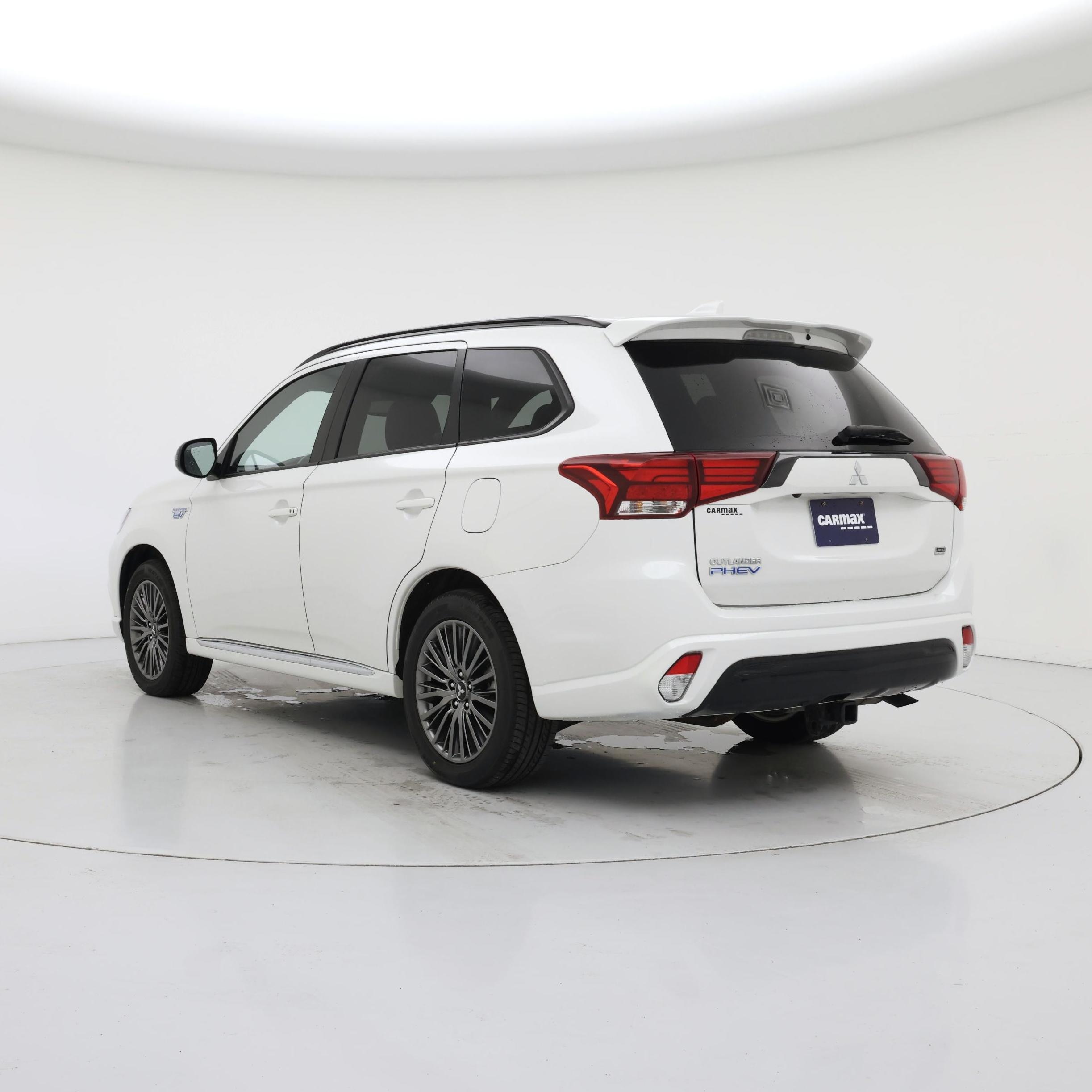 Thumbnail: 2021 Mitsubishi Outlander - 2