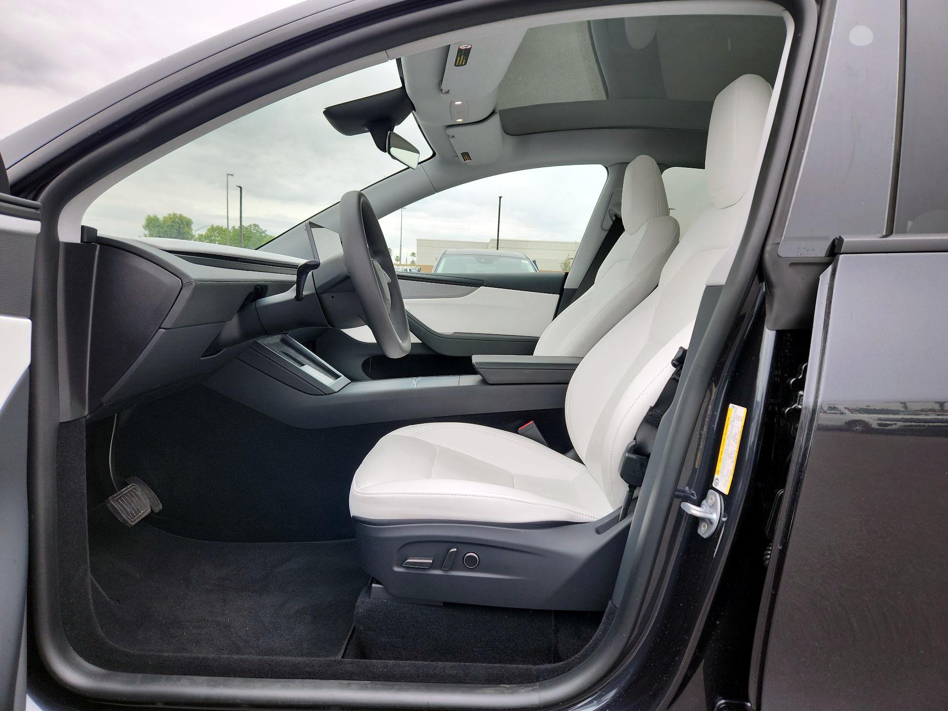 Thumbnail: 2026 Tesla Model Y - 9