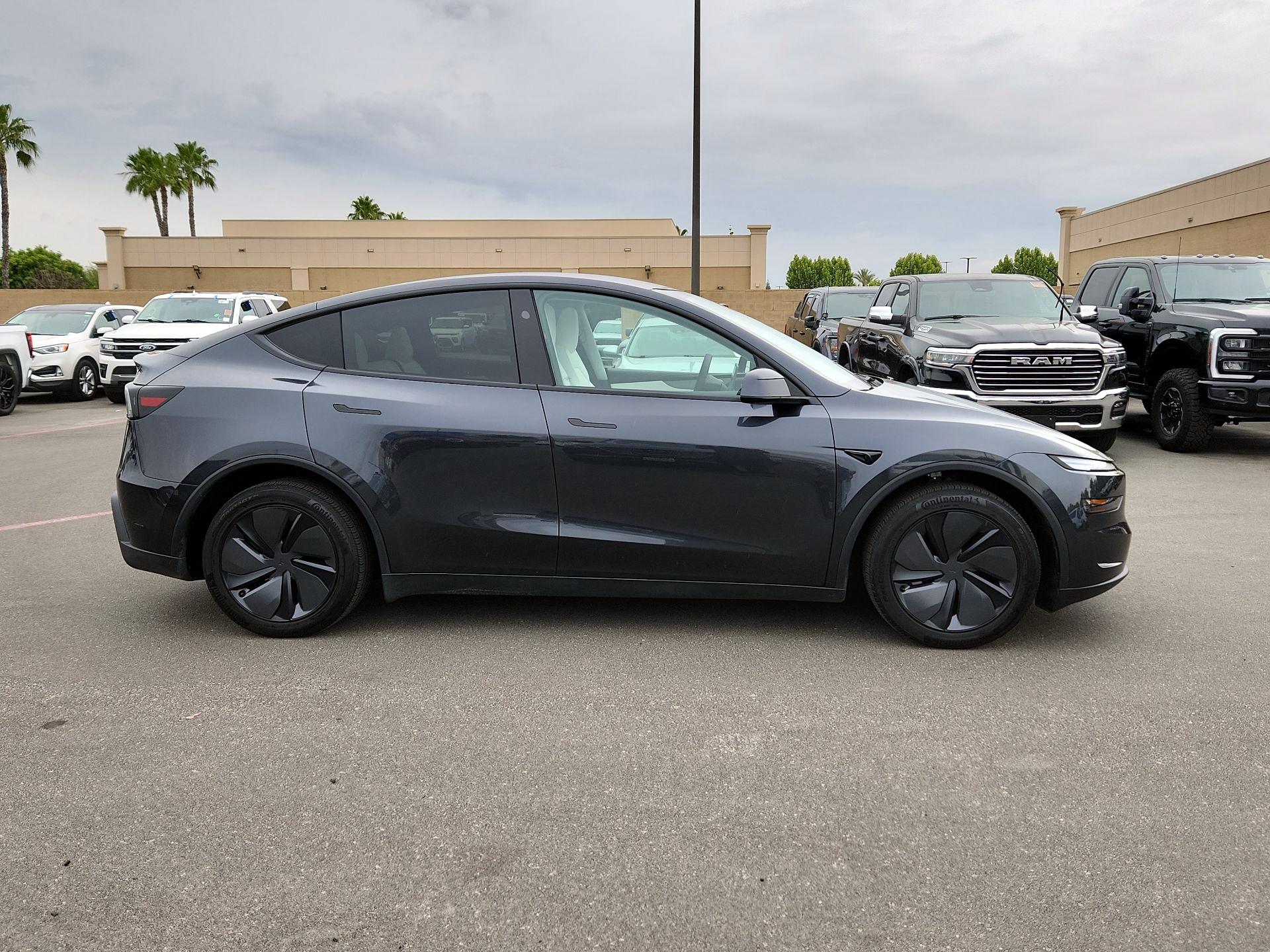 Thumbnail: 2026 Tesla Model Y - 4
