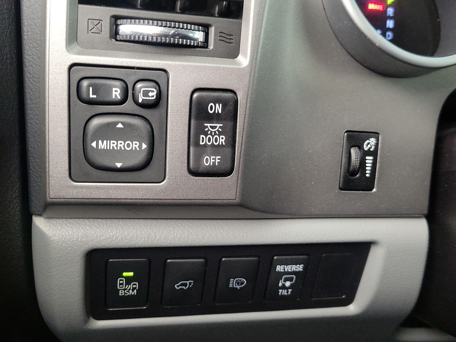 Thumbnail: 2016 Toyota Sequoia - 13