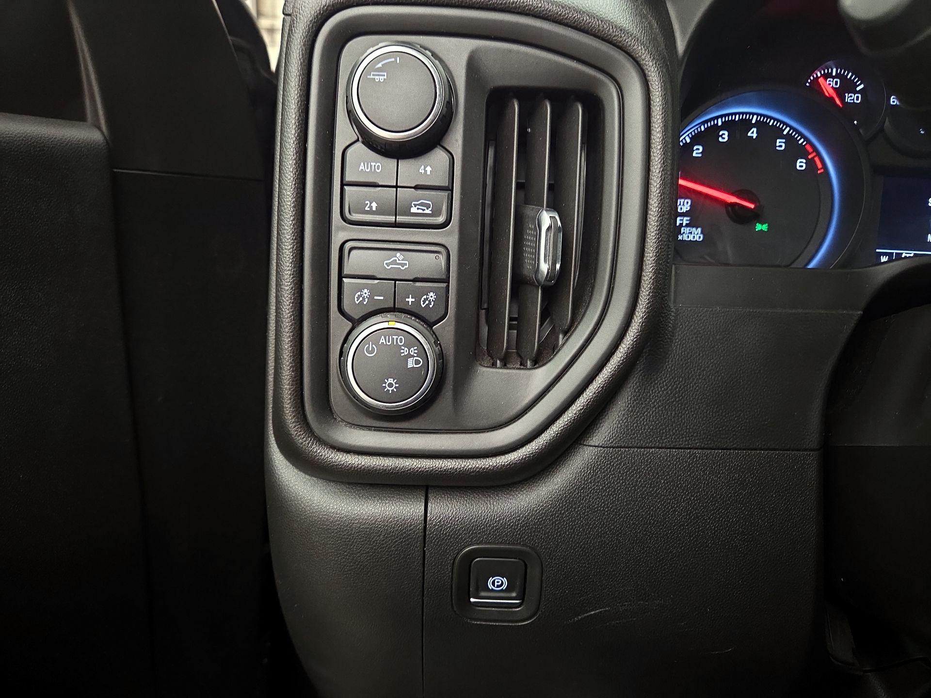 Thumbnail: 2021 Chevrolet Silverado 1500 - 13