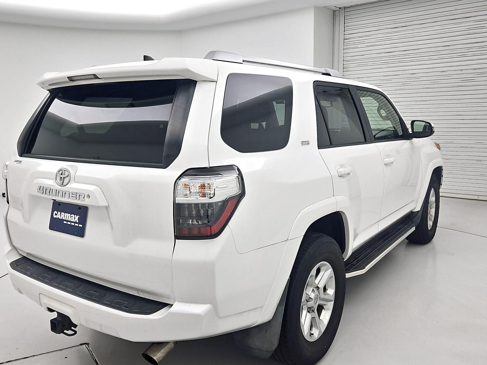 Thumbnail: 2017 Toyota 4Runner - 5