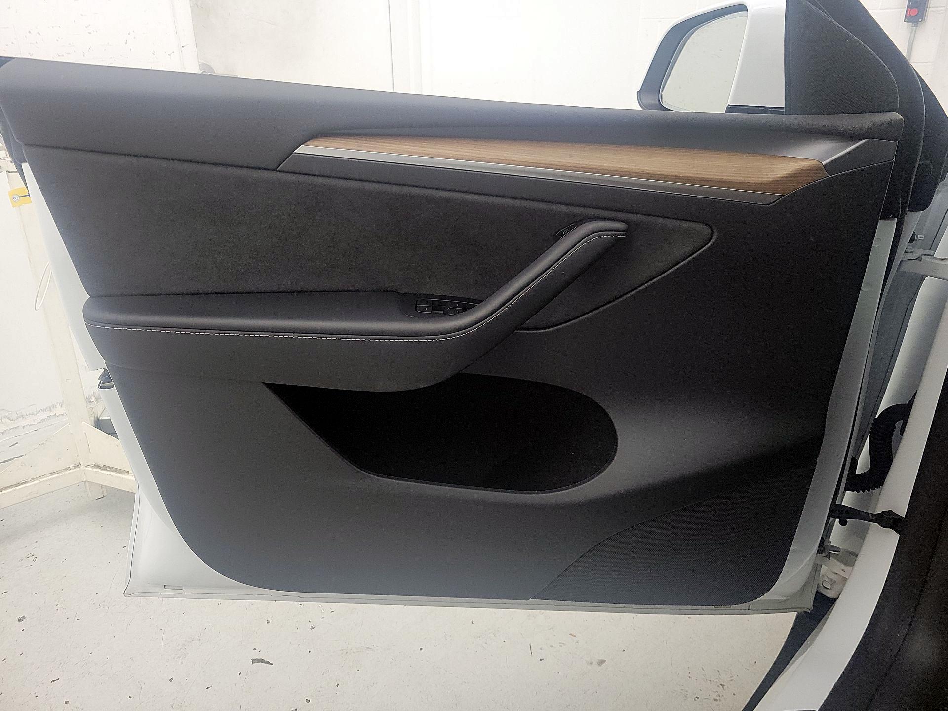 Thumbnail: 2023 Tesla Model Y - 12