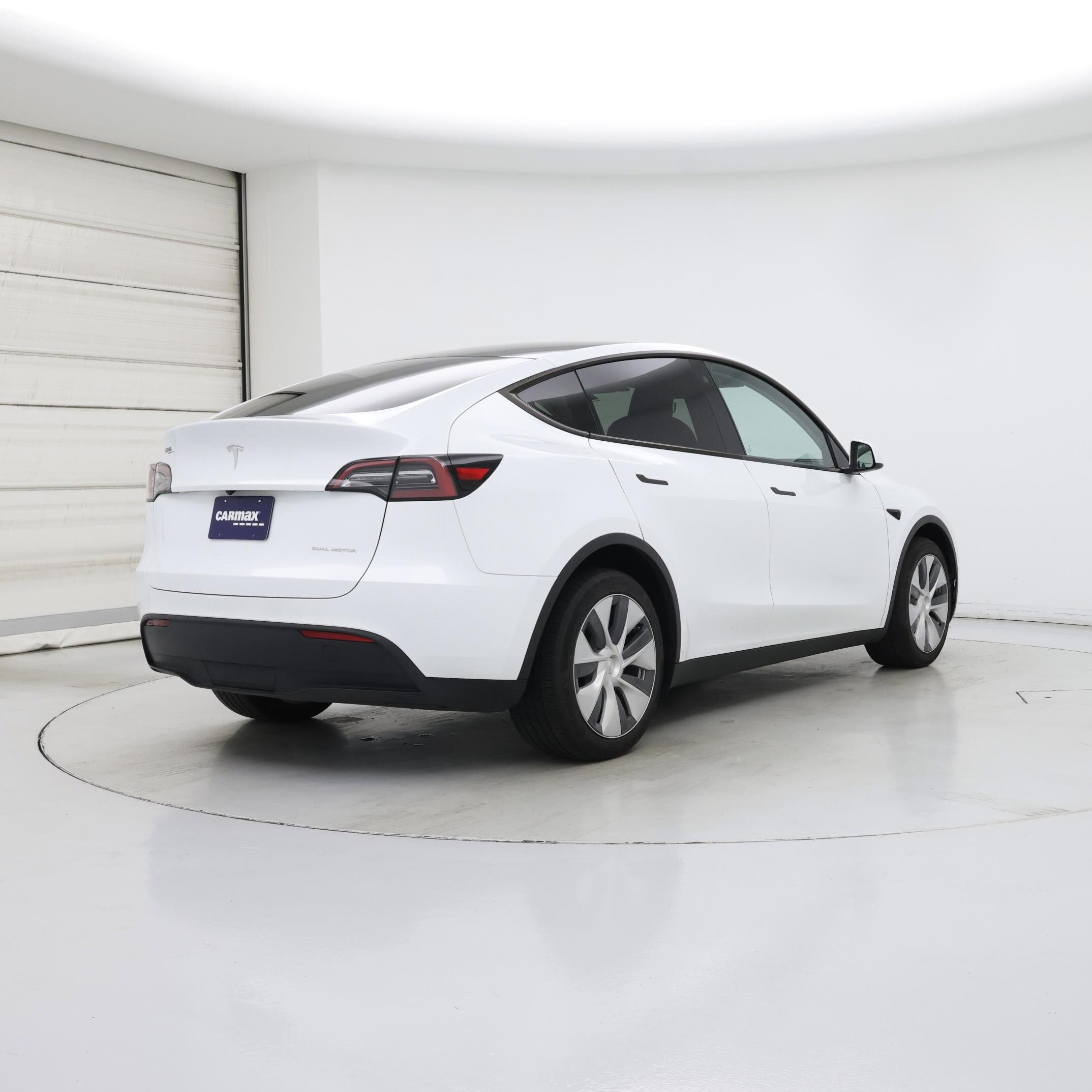 Thumbnail: 2023 Tesla Model Y - 8