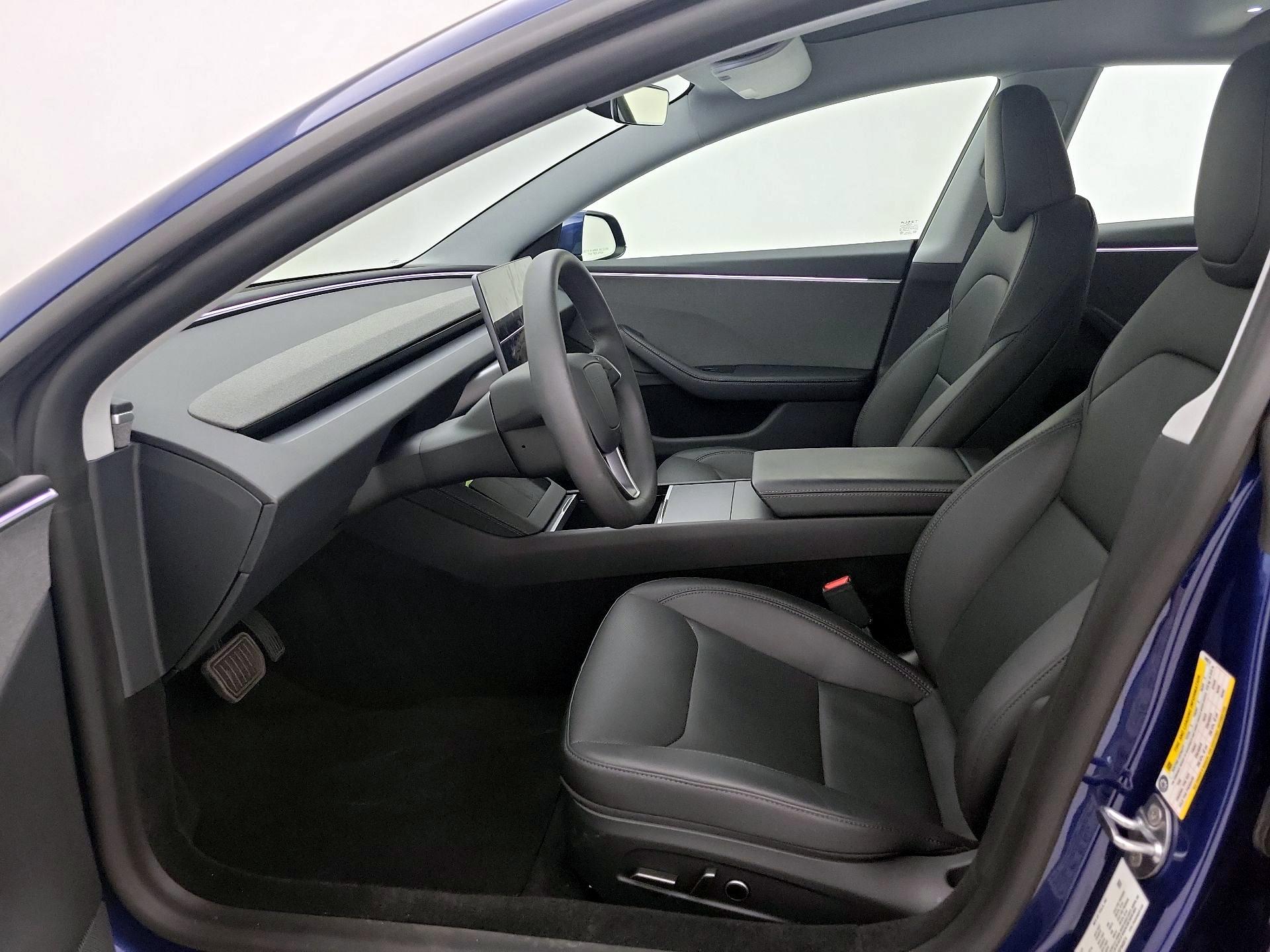 Thumbnail: 2025 Tesla Model 3 - 11