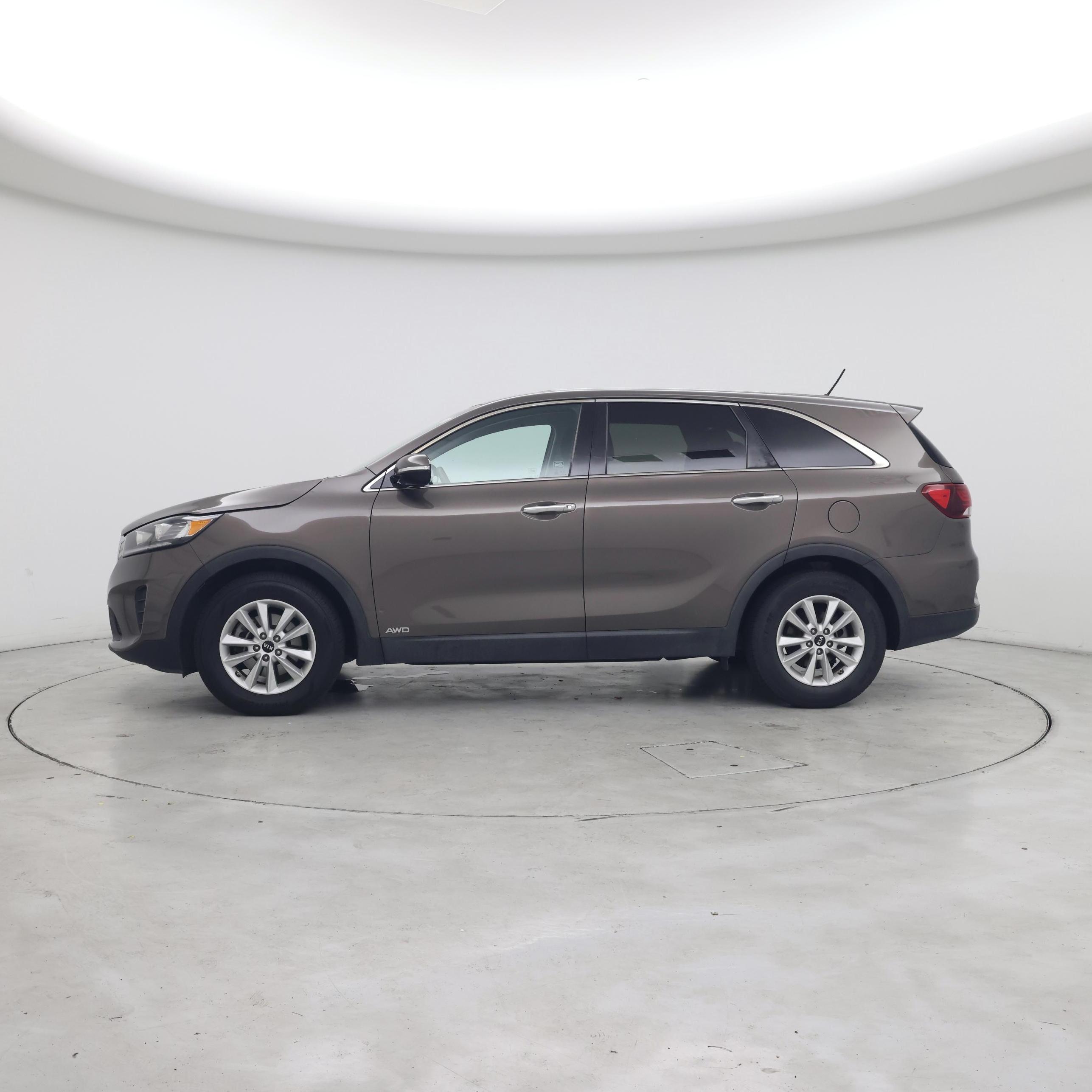 Thumbnail: 2020 Kia Sorento - 3