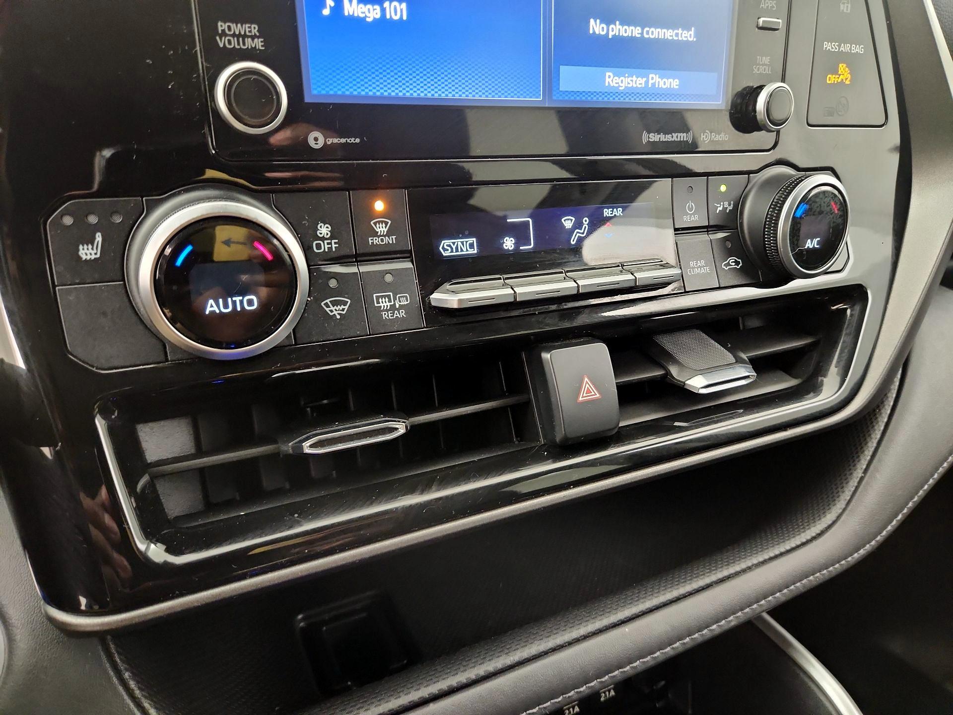 Thumbnail: 2021 Toyota Highlander - 14