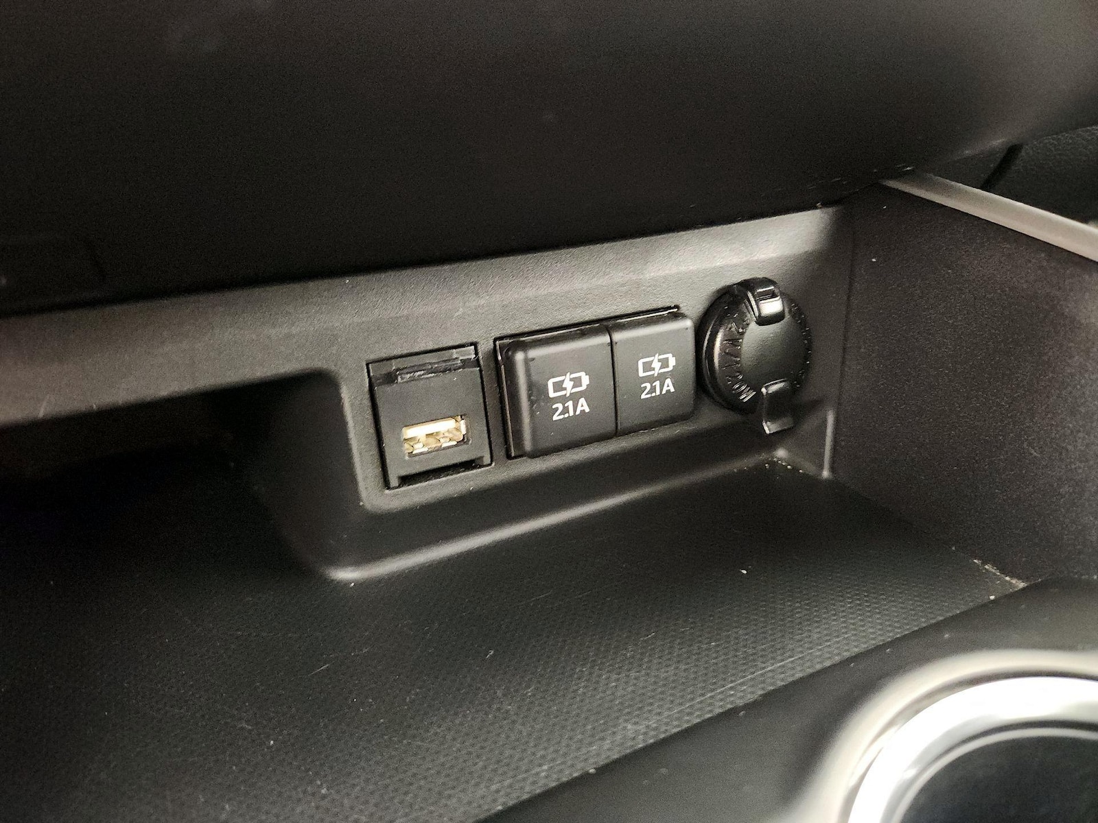 2021 Toyota Highlander XLE - Photo 17