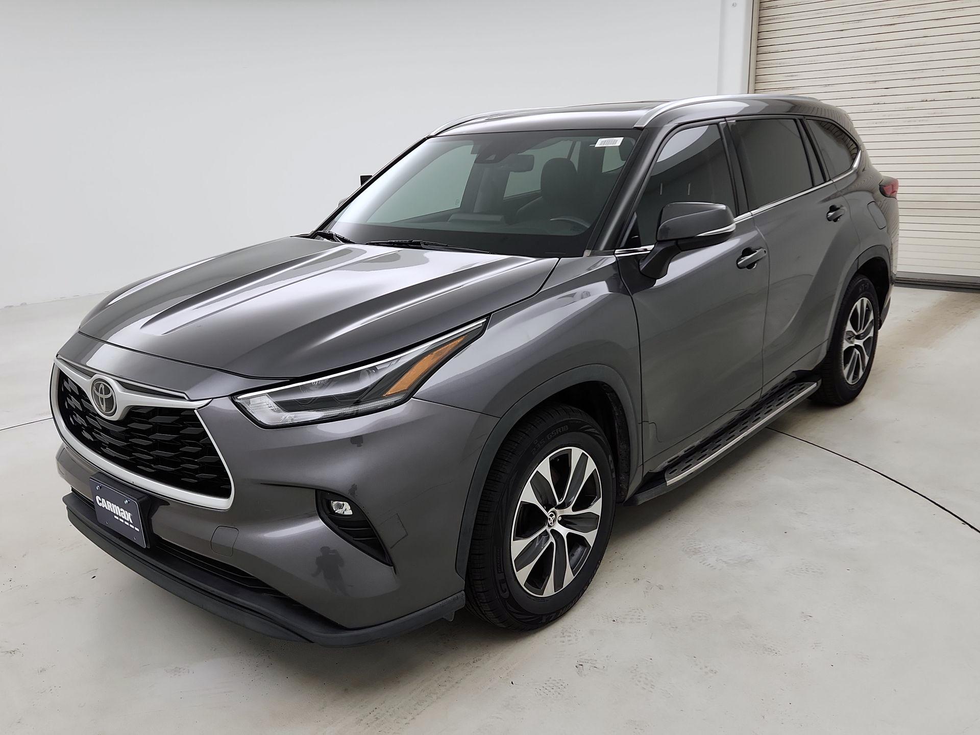 Thumbnail: 2021 Toyota Highlander - 3