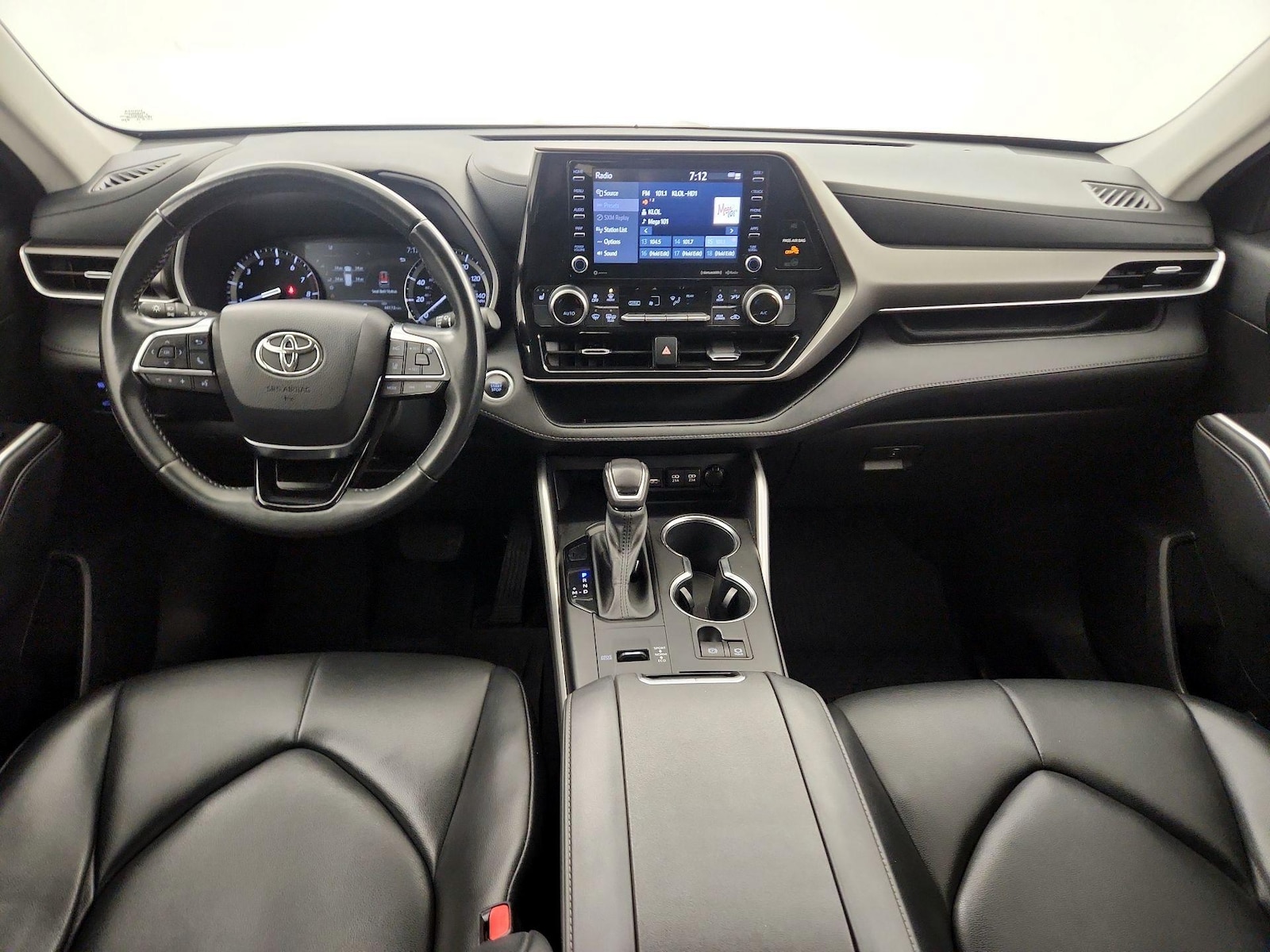 2021 Toyota Highlander XLE - Photo 8