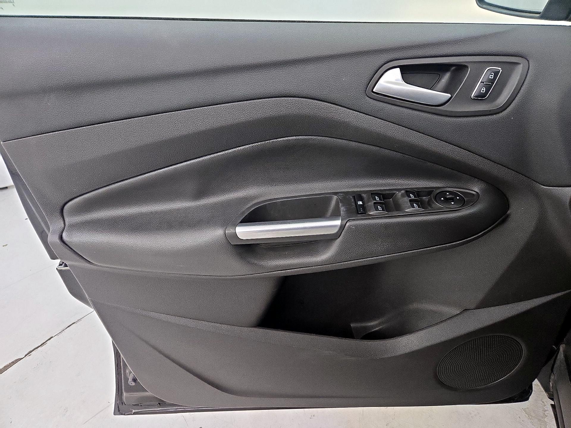Thumbnail: 2016 Ford Escape - 12