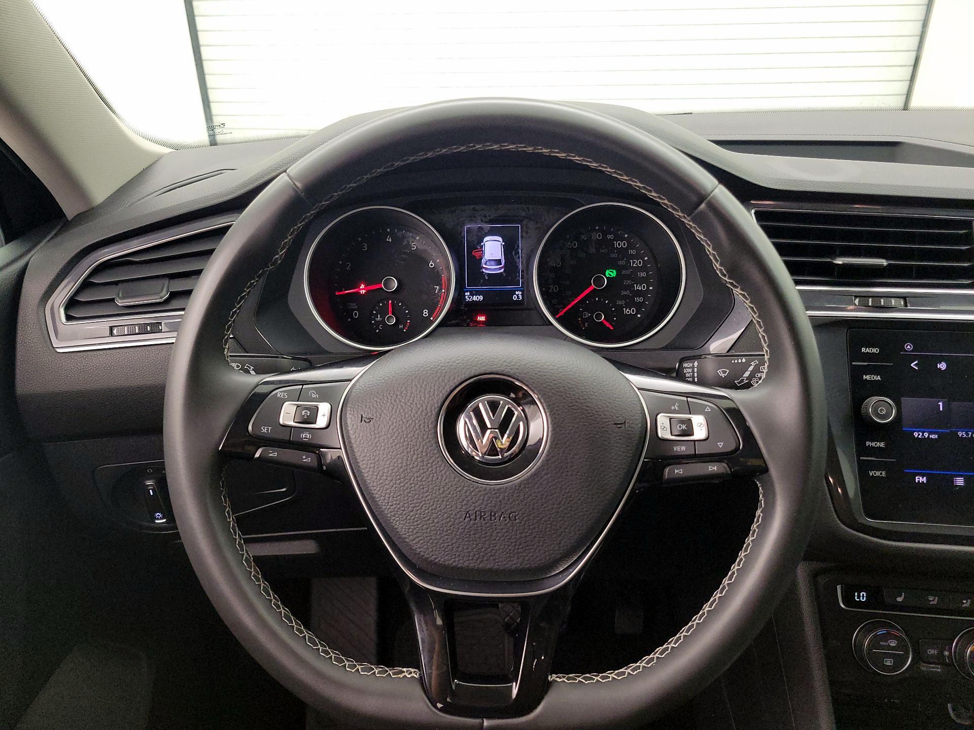 Thumbnail: 2021 Volkswagen Tiguan - 10