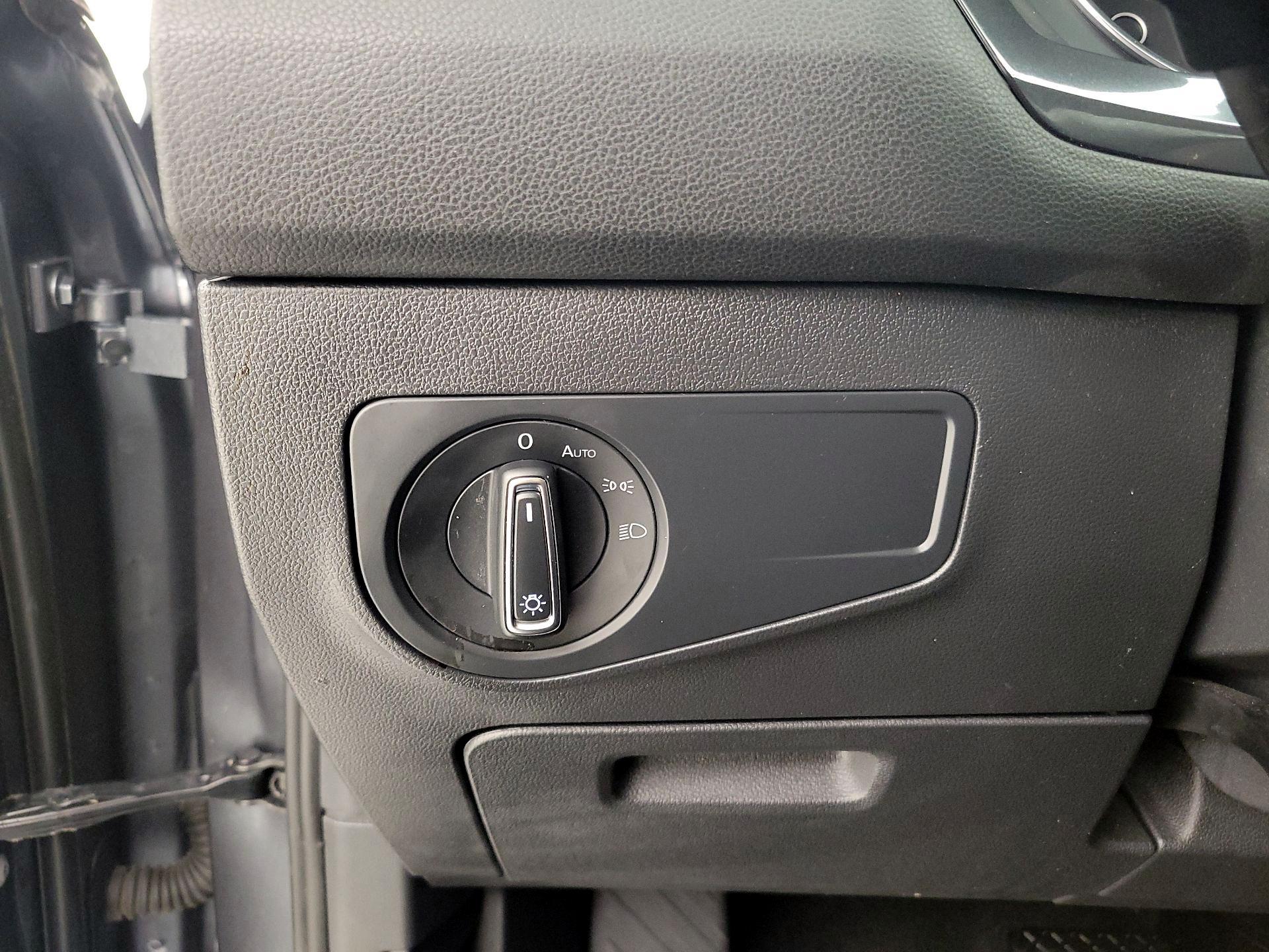 Thumbnail: 2021 Volkswagen Tiguan - 13