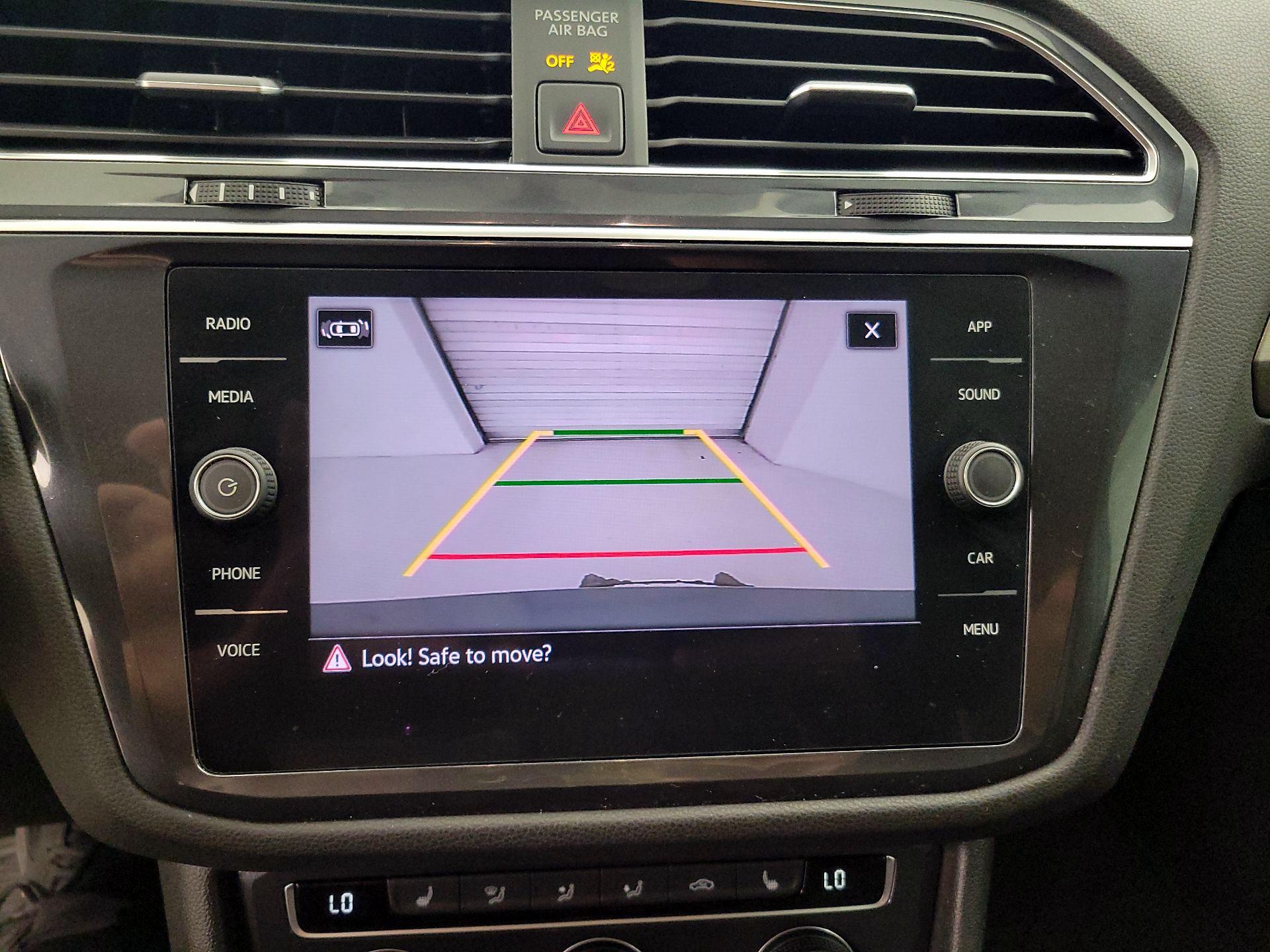 Thumbnail: 2021 Volkswagen Tiguan - 14