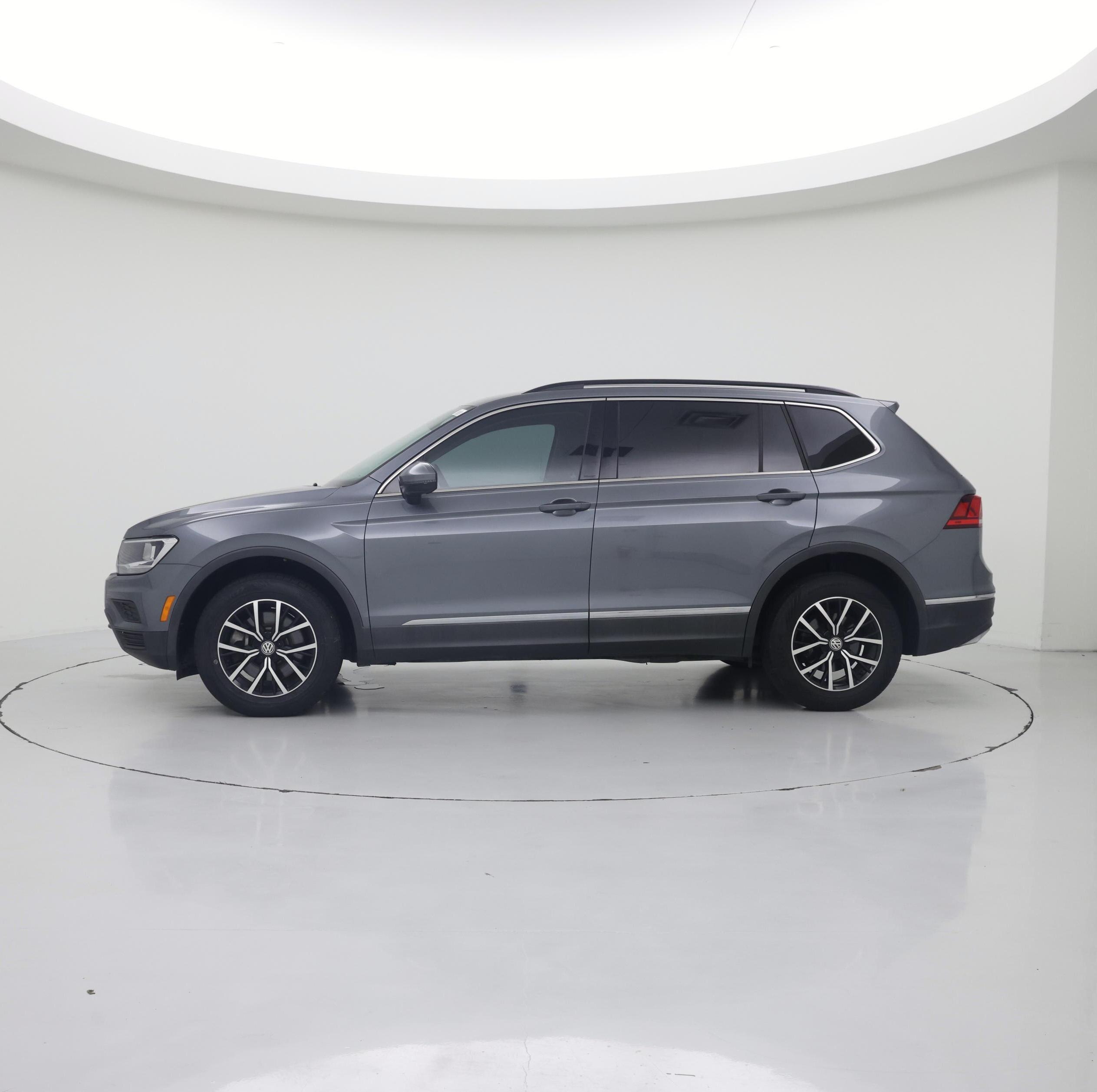 Thumbnail: 2021 Volkswagen Tiguan - 3