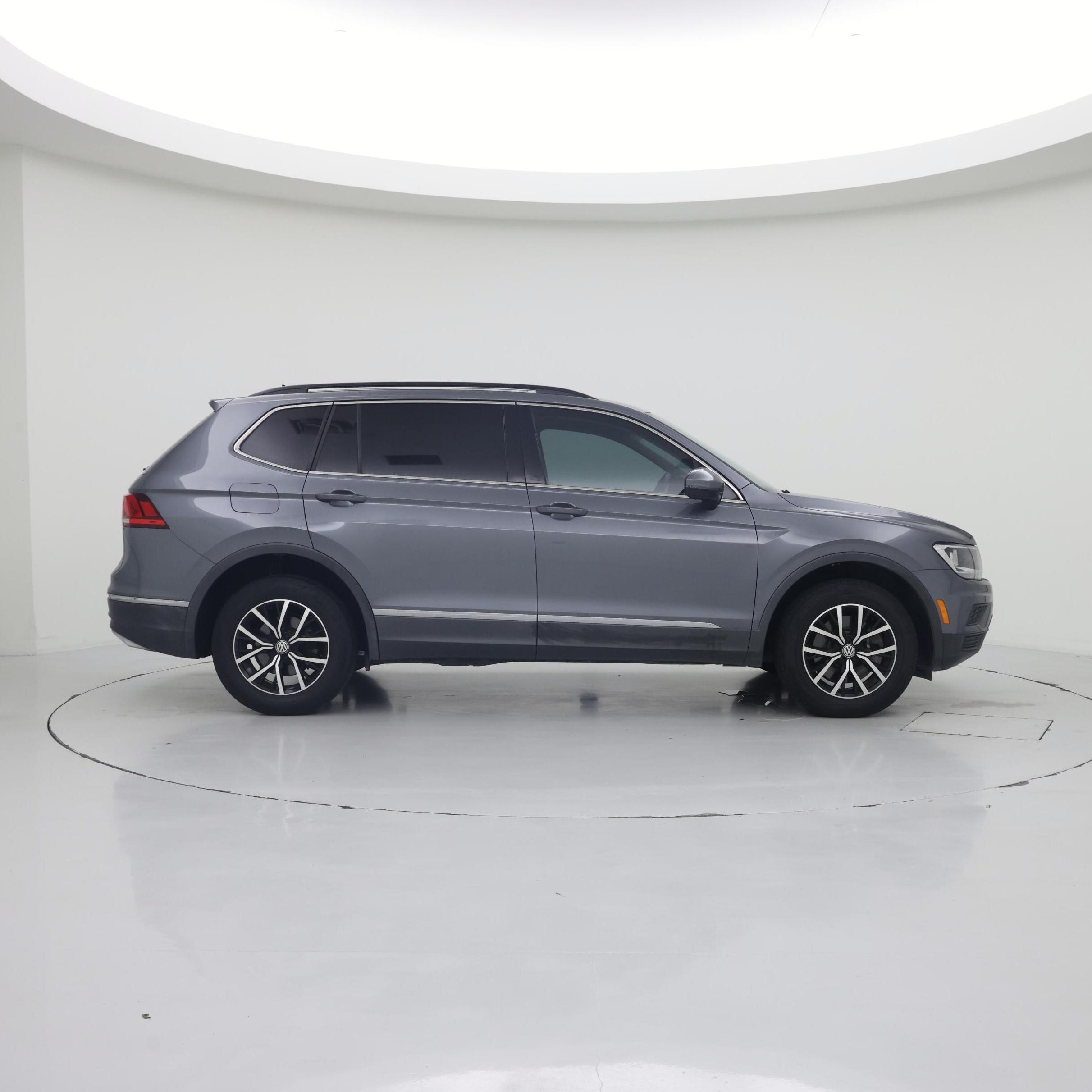 Thumbnail: 2021 Volkswagen Tiguan - 7
