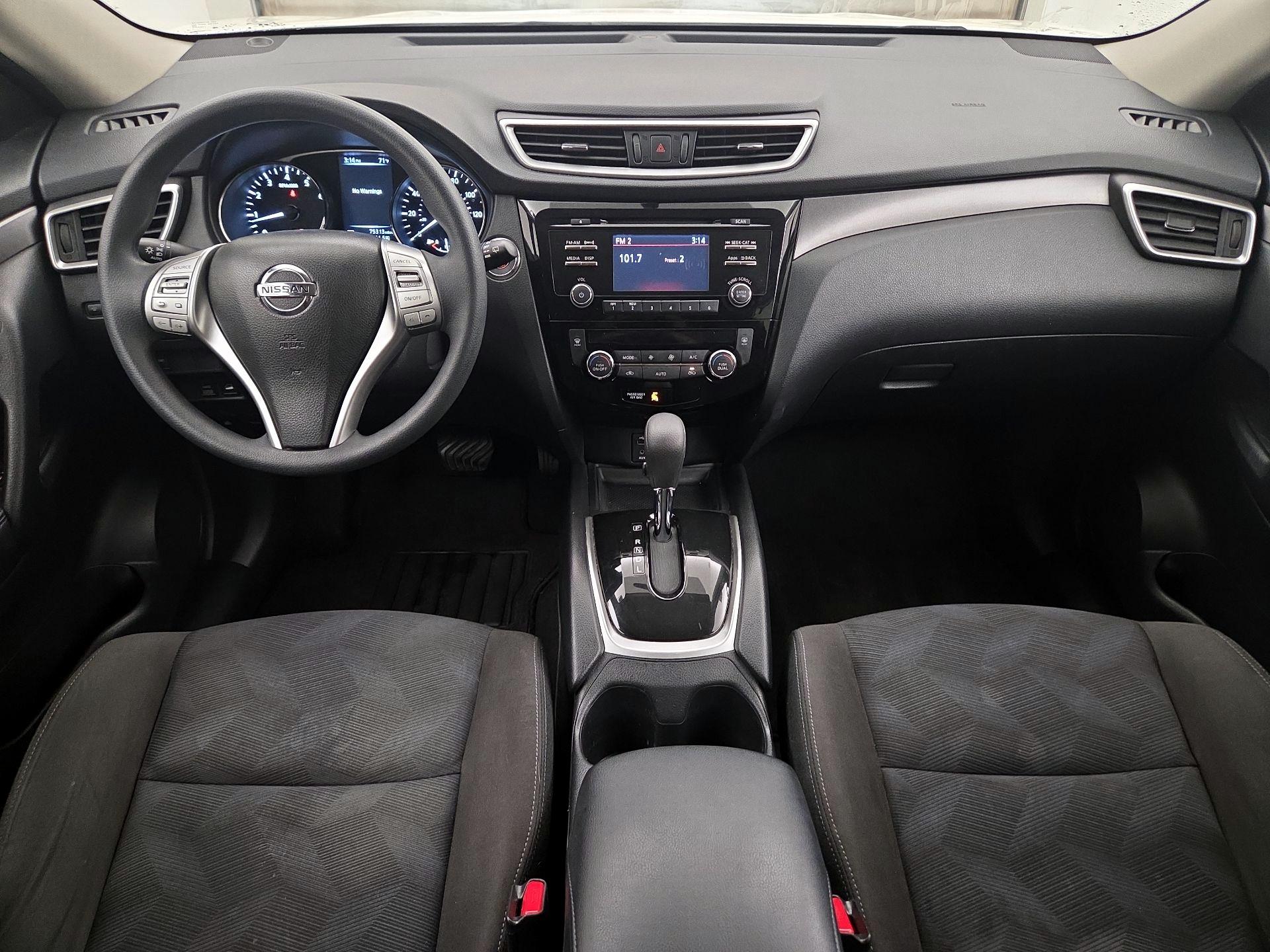 Thumbnail: 2015 Nissan Rogue - 9