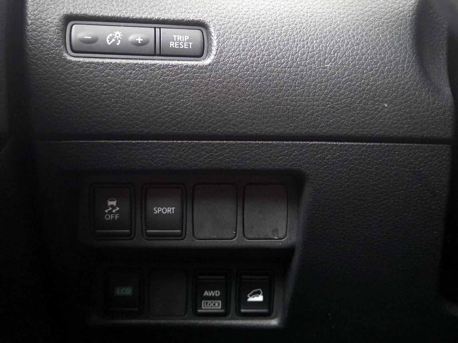 2015 Nissan Rogue SV - Photo 14