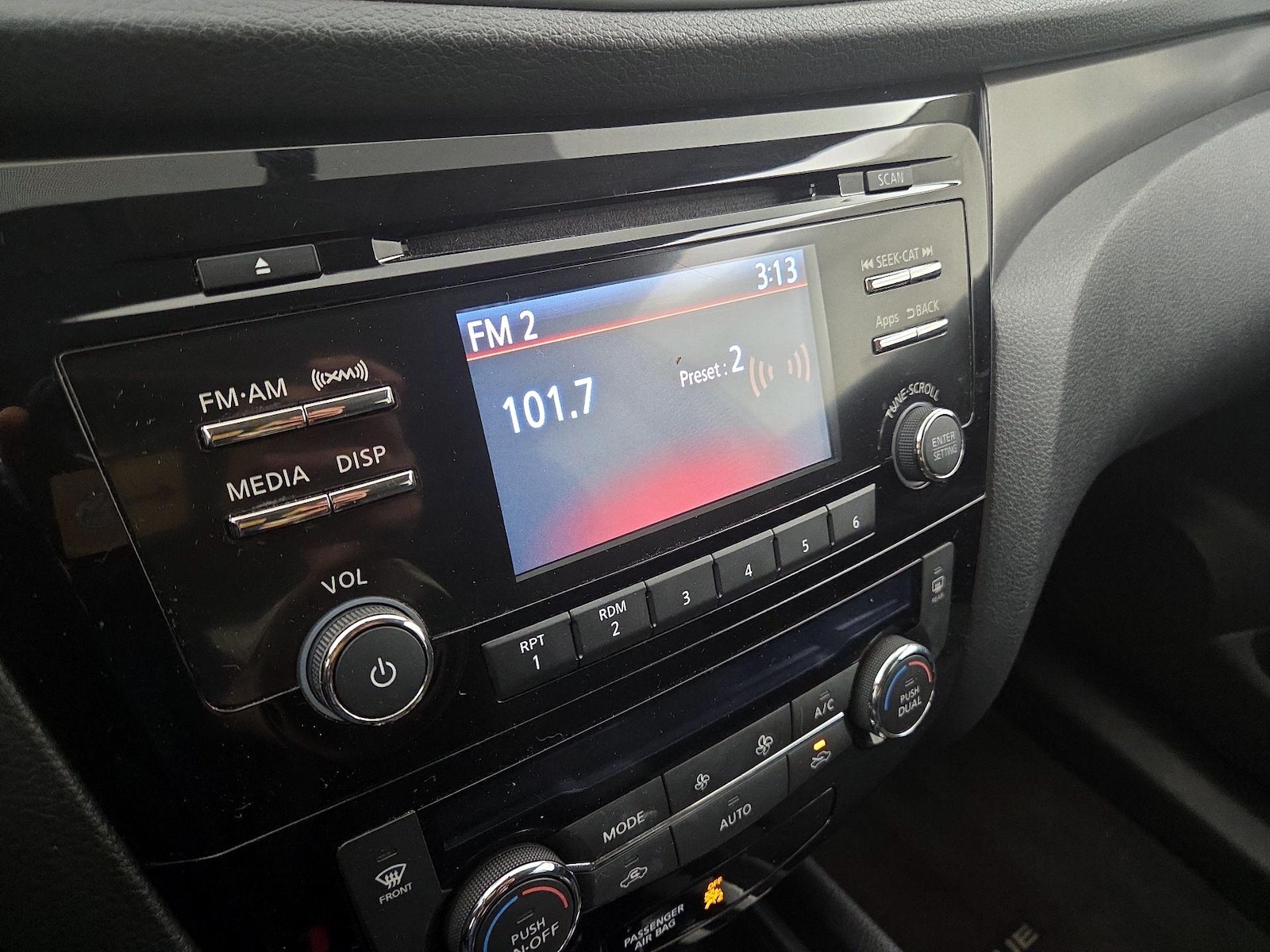 2015 Nissan Rogue SV - Photo 16