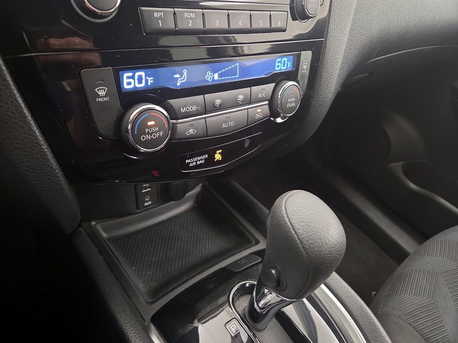 2015 Nissan Rogue SV - Photo 17