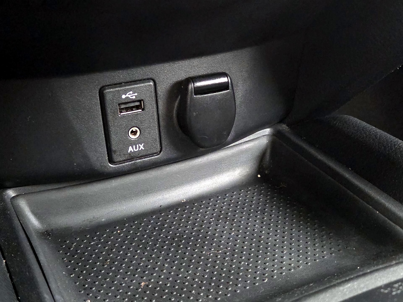 2015 Nissan Rogue SV - Photo 19