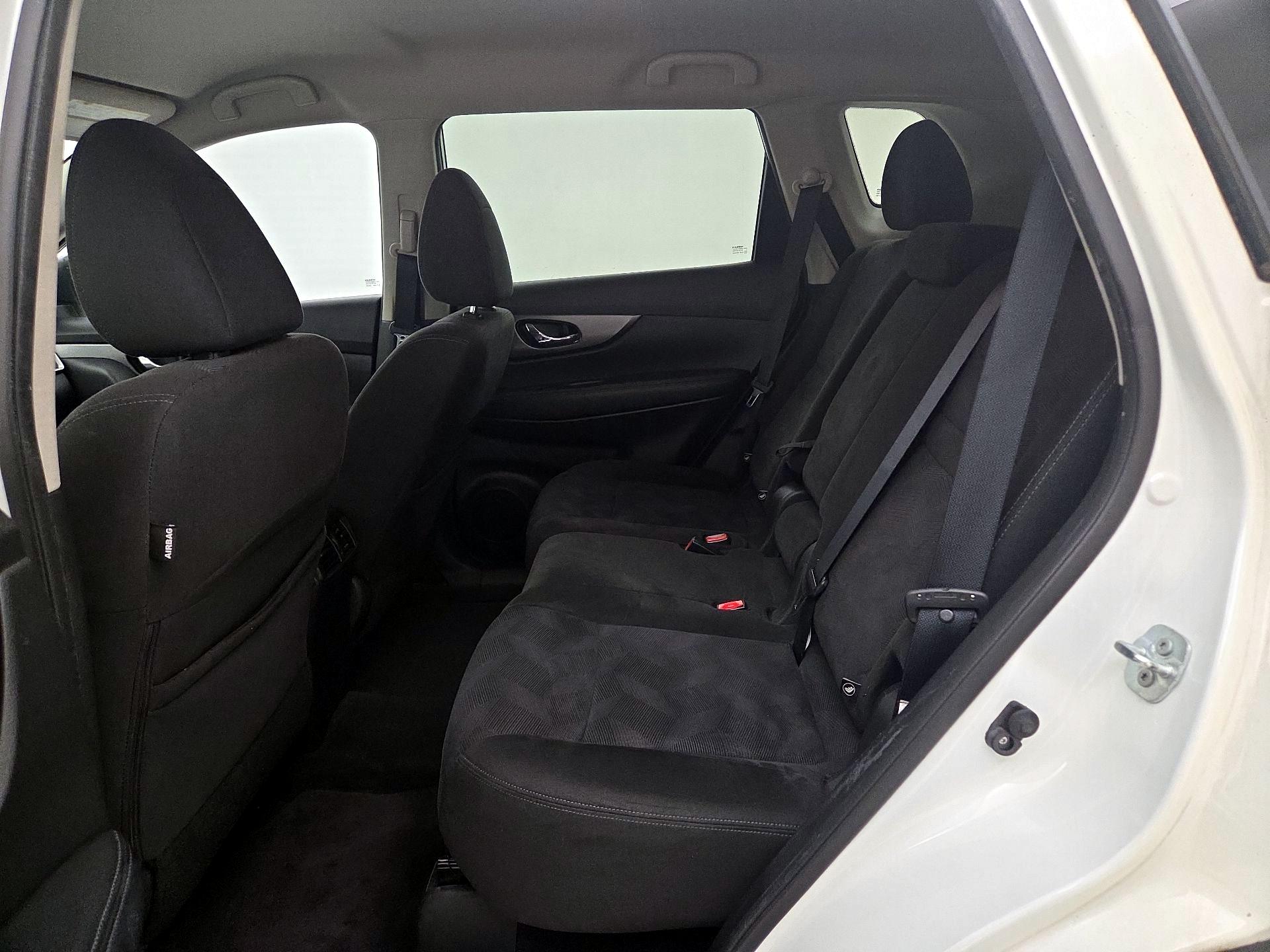 Thumbnail: 2015 Nissan Rogue - 19