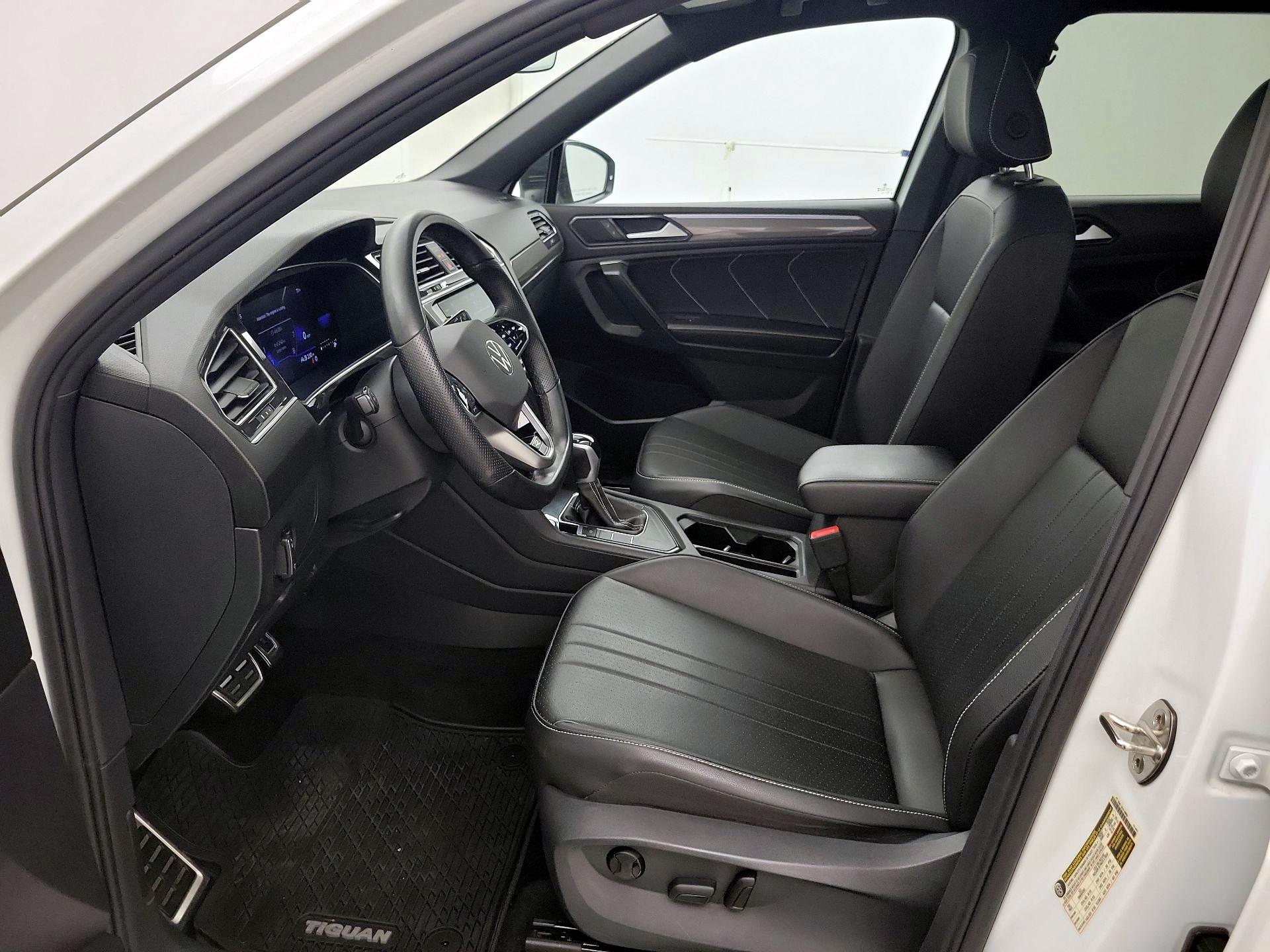 Thumbnail: 2023 Volkswagen Tiguan - 11