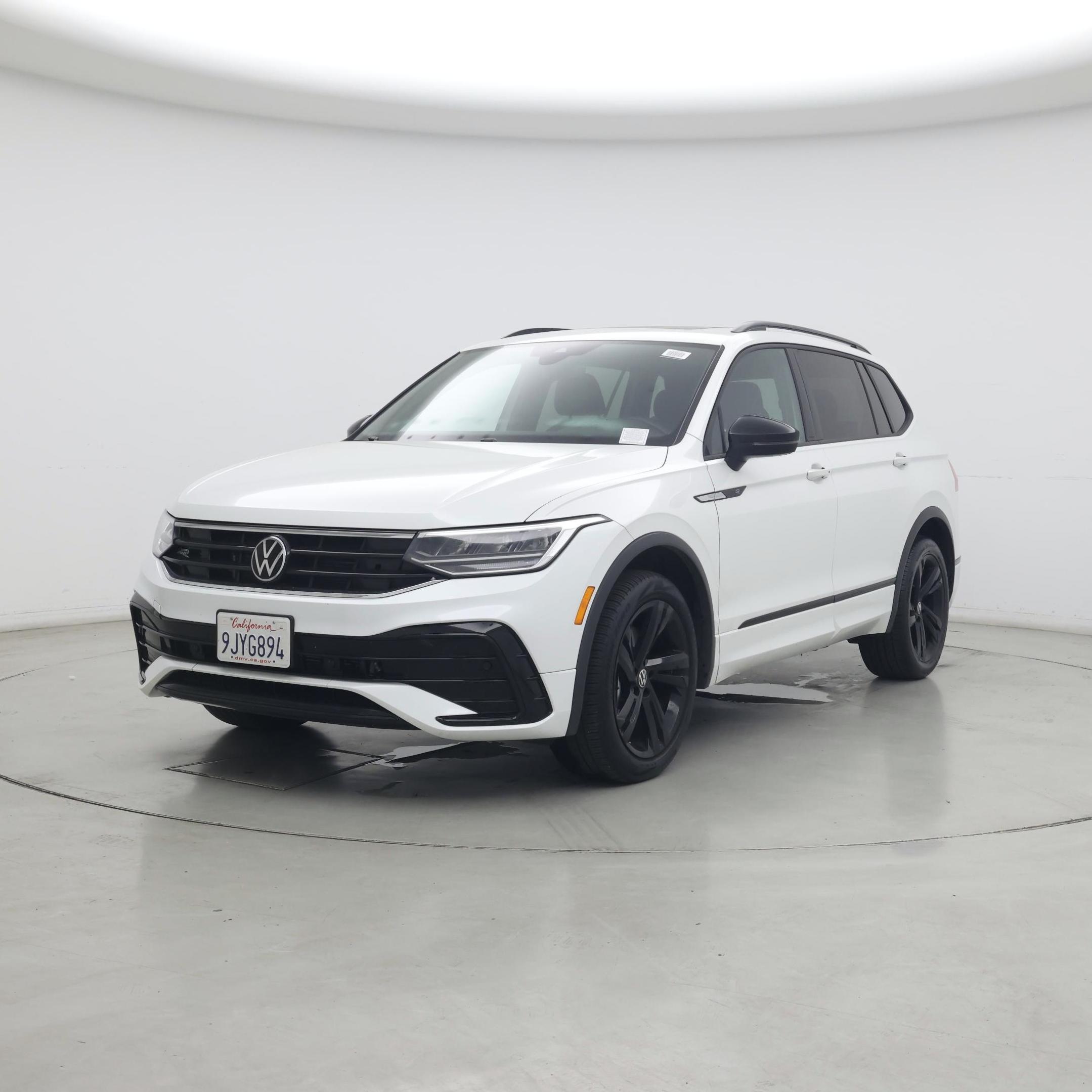 Thumbnail: 2023 Volkswagen Tiguan - 4