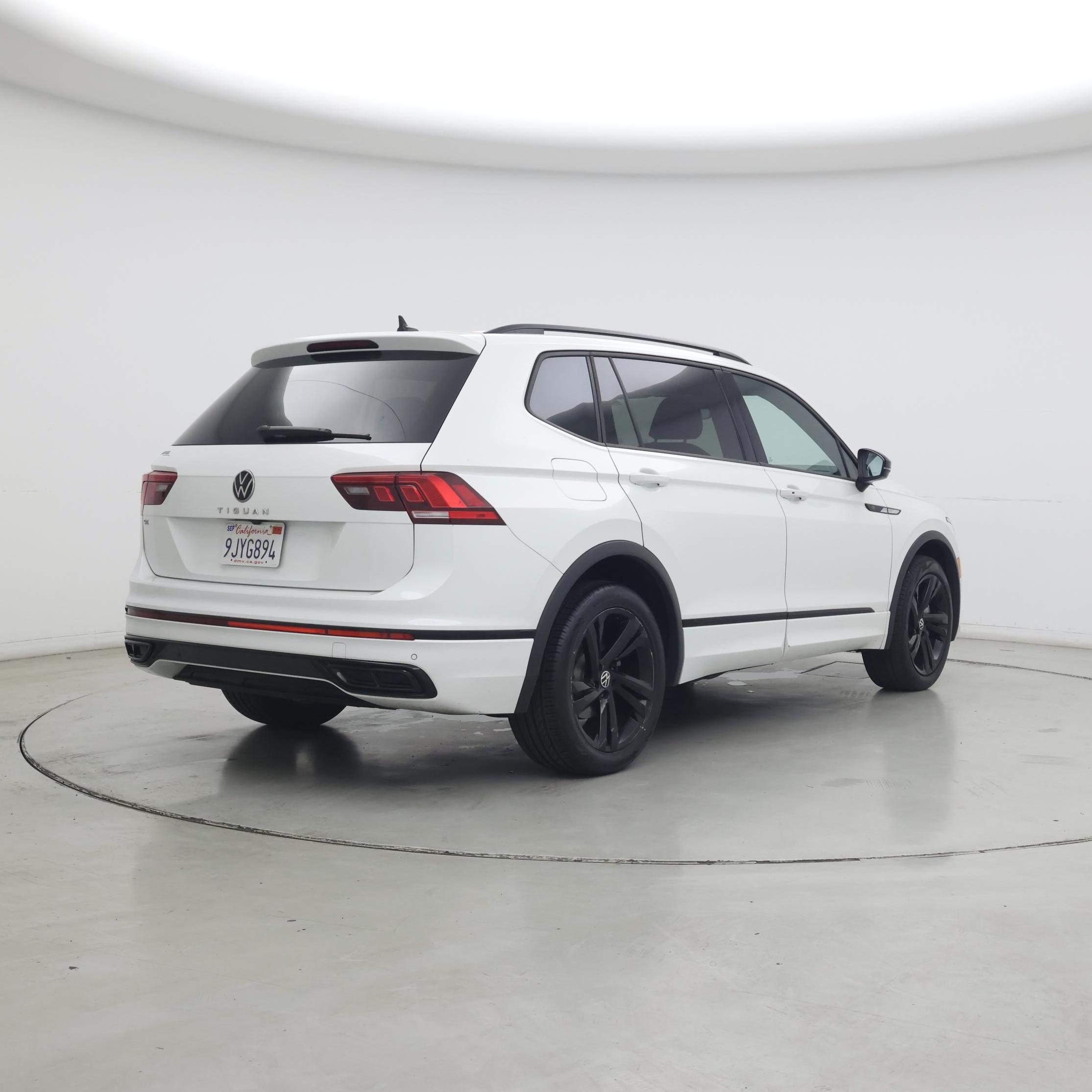 Thumbnail: 2023 Volkswagen Tiguan - 8